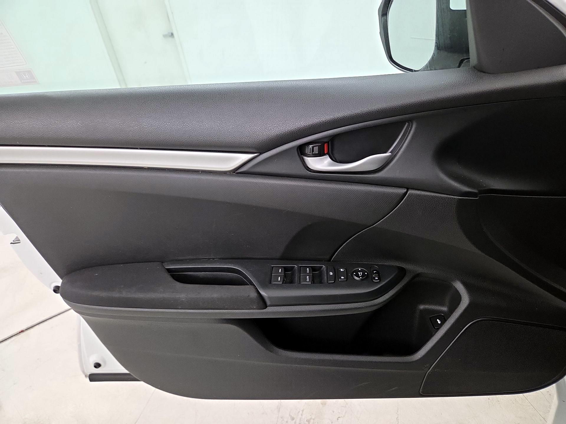 Thumbnail: 2019 Honda Civic - 12