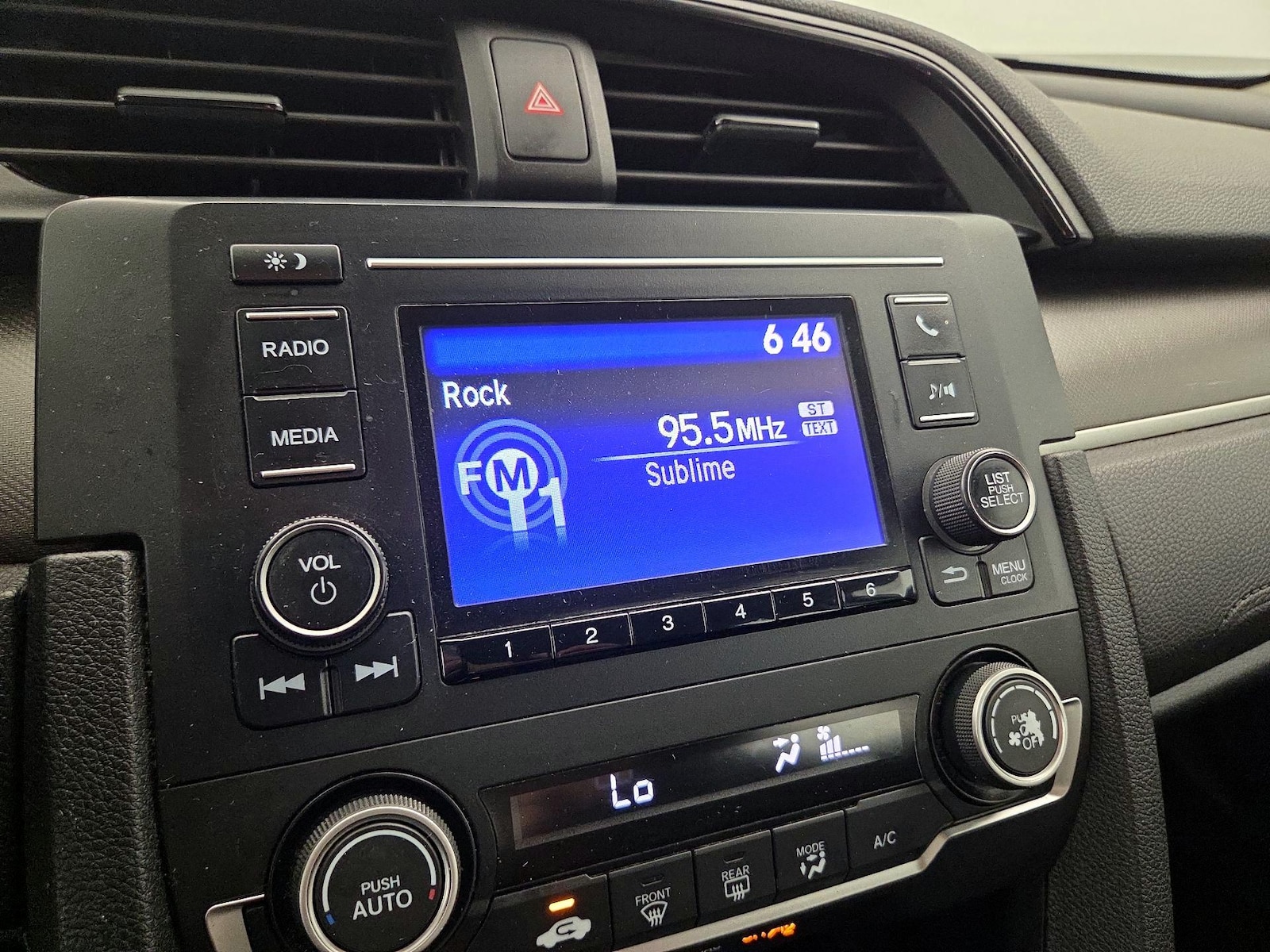2019 Honda Civic LX - Photo 17