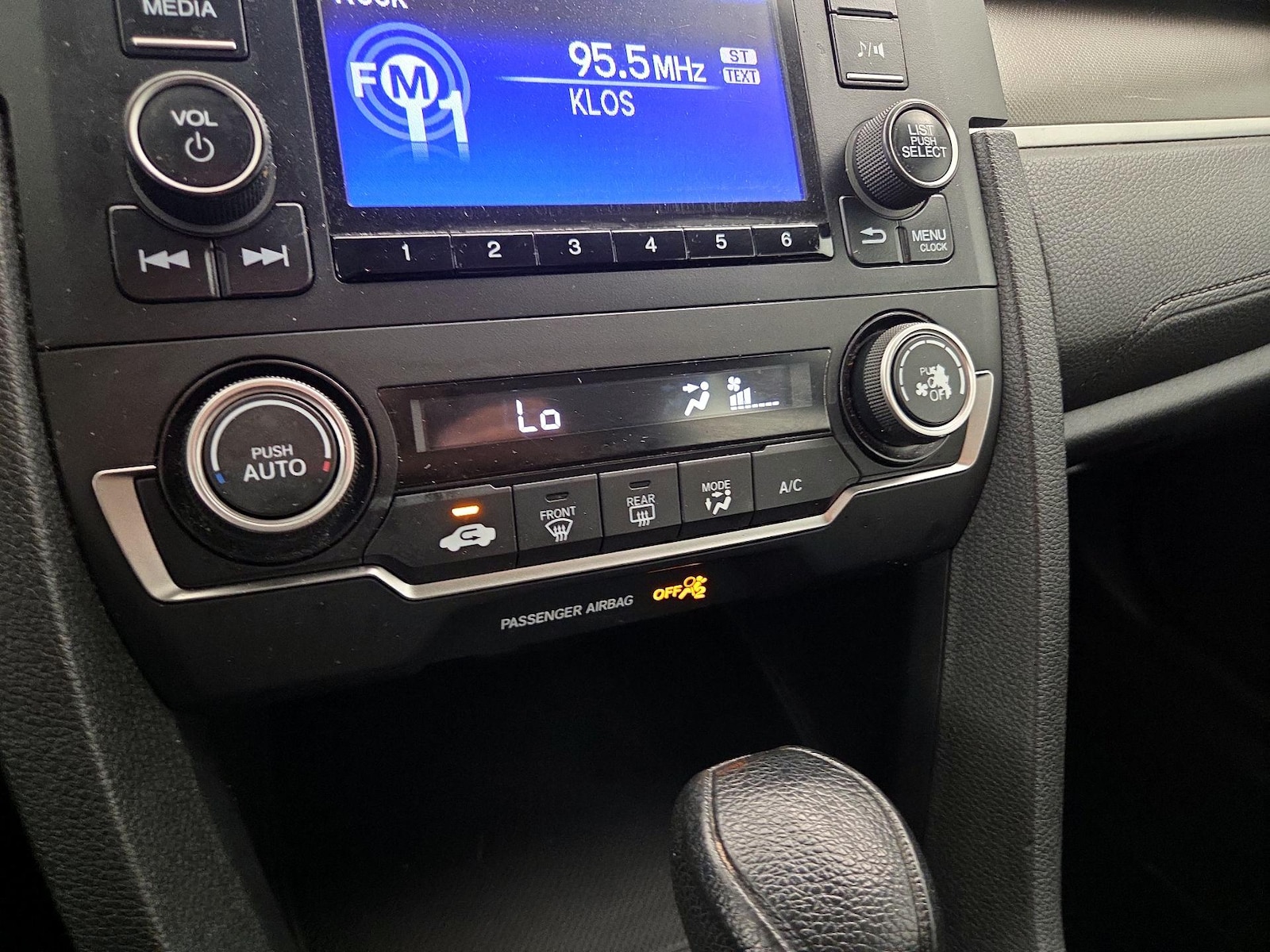 2019 Honda Civic LX - Photo 18