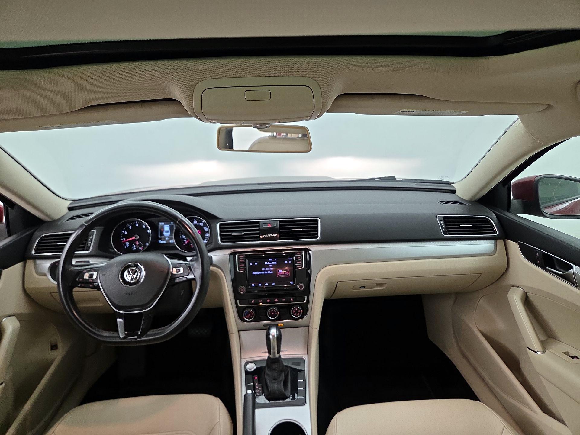 Thumbnail: 2019 Volkswagen Passat - 9