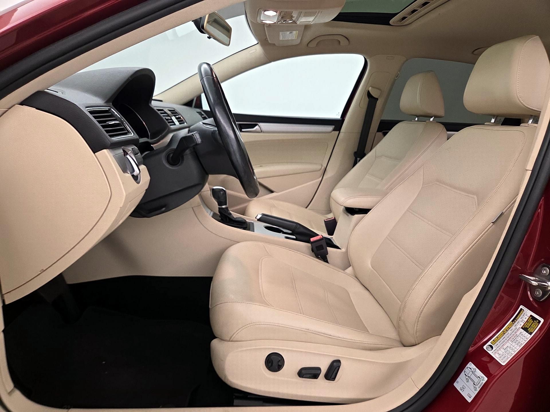 Thumbnail: 2019 Volkswagen Passat - 11
