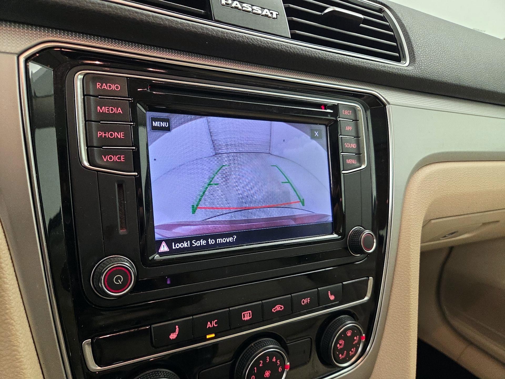 Thumbnail: 2019 Volkswagen Passat - 14