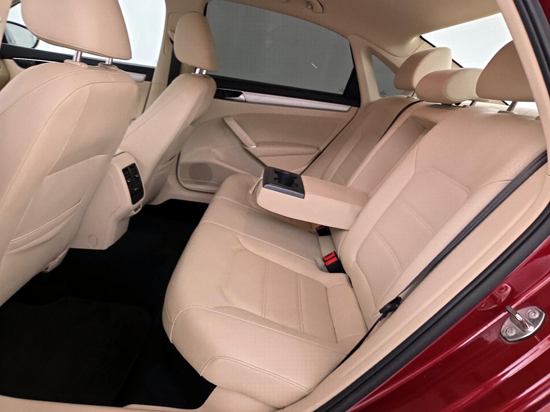 Thumbnail: 2019 Volkswagen Passat - 20