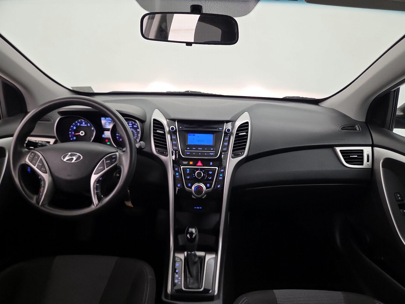 2014 Hyundai Elantra GT Base - Photo 10