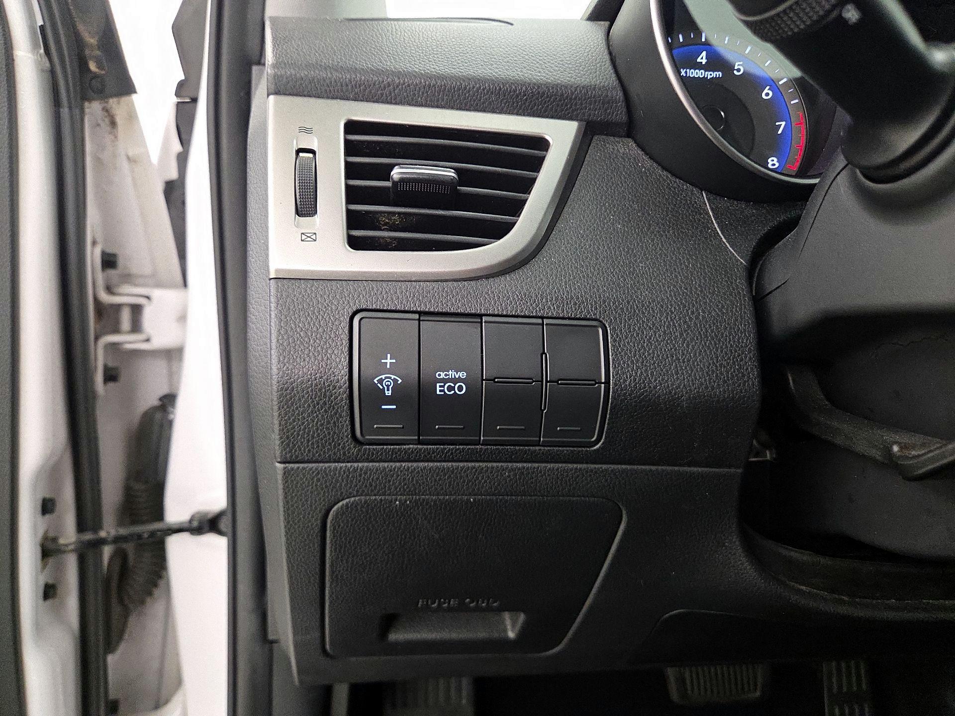 Thumbnail: 2014 Hyundai Elantra - 13