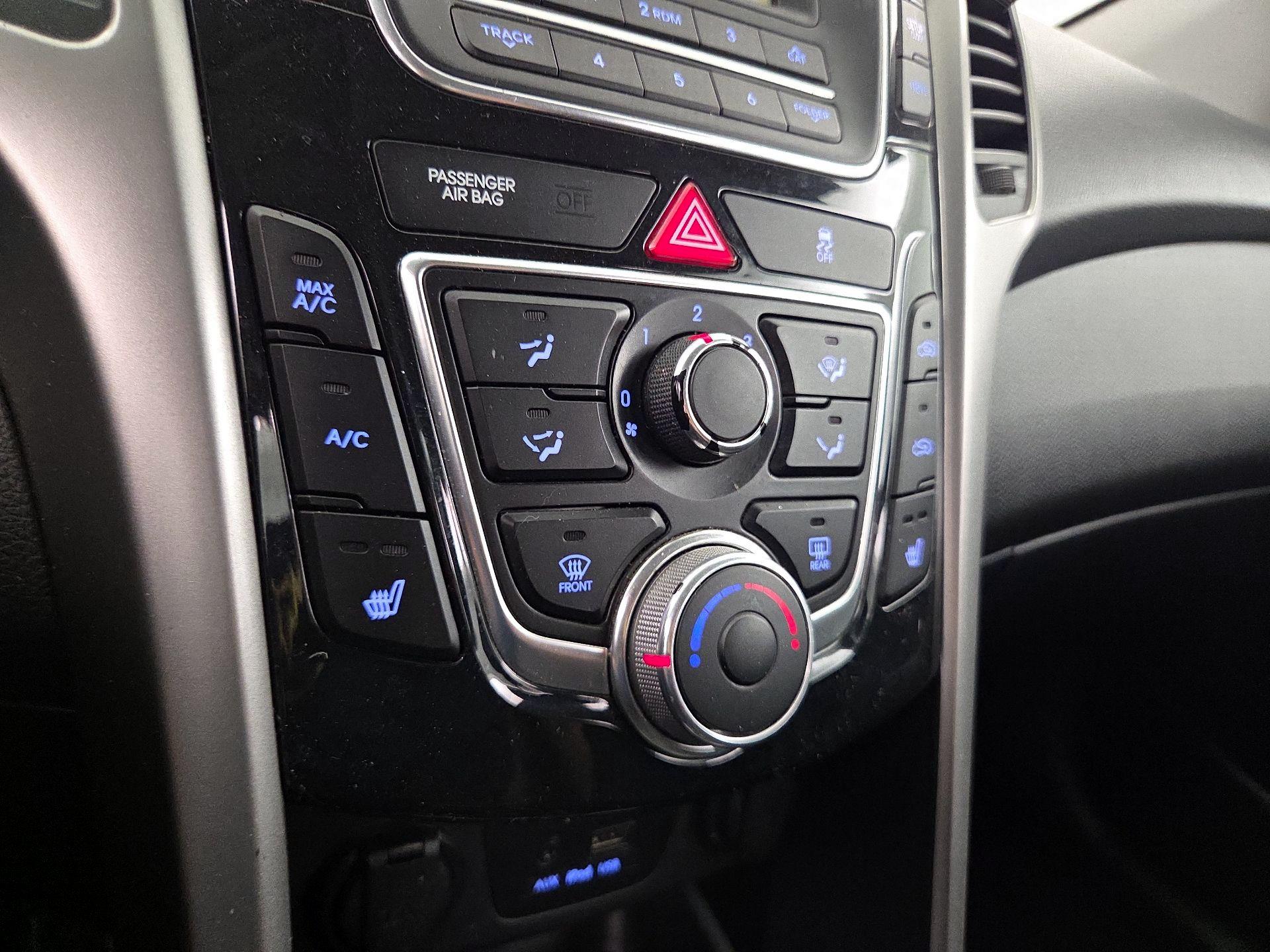 Thumbnail: 2014 Hyundai Elantra - 15