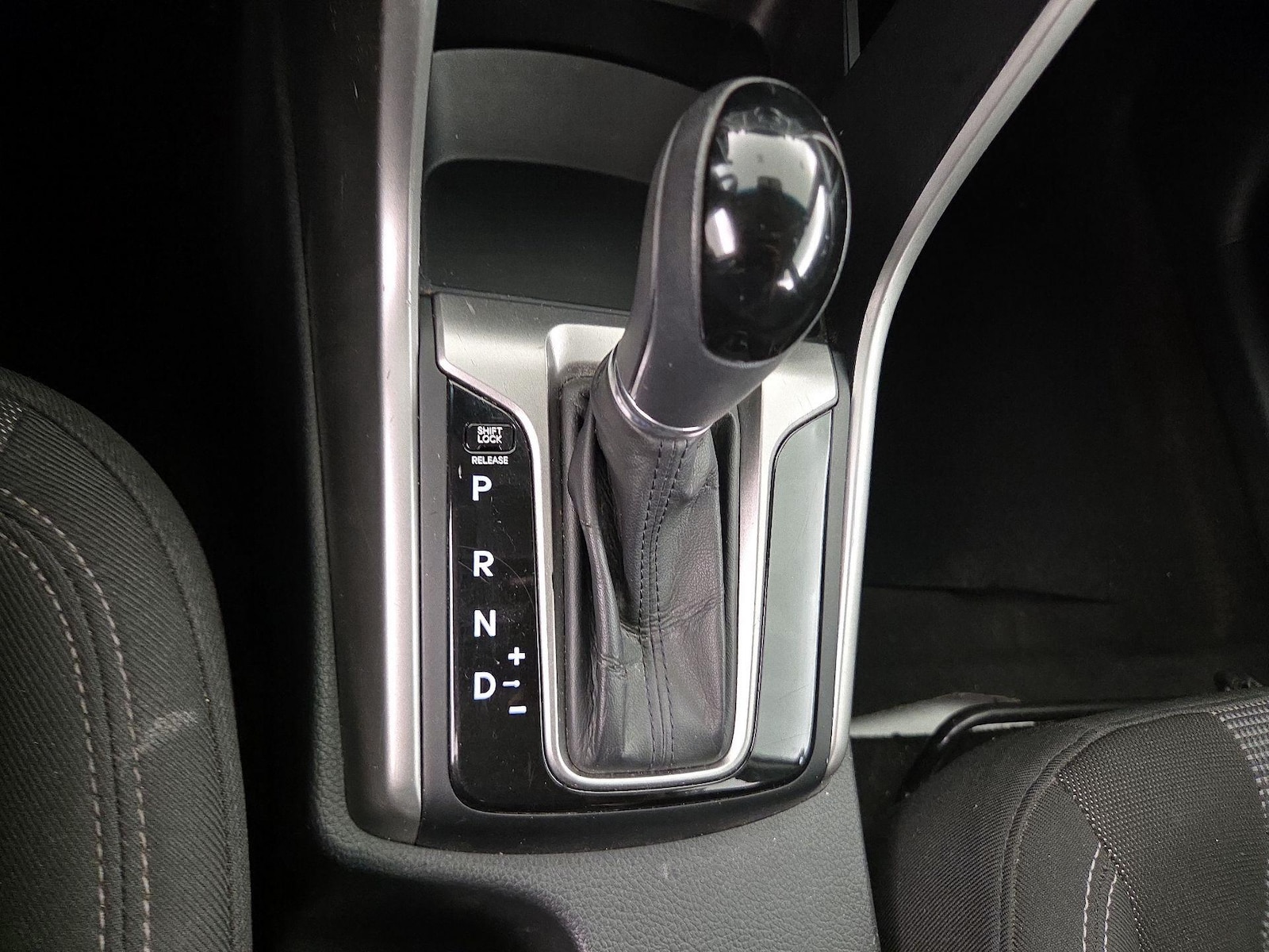 2014 Hyundai Elantra GT Base - Photo 17