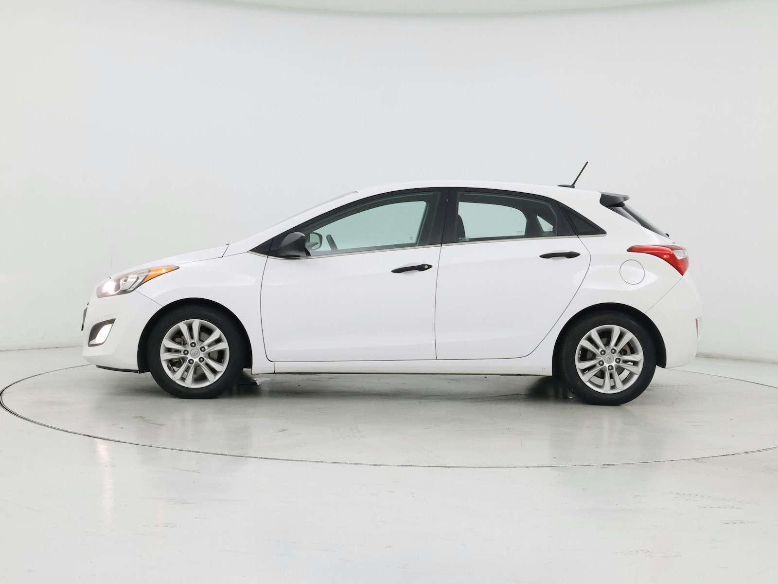 2014 Hyundai Elantra GT Base - Photo 4