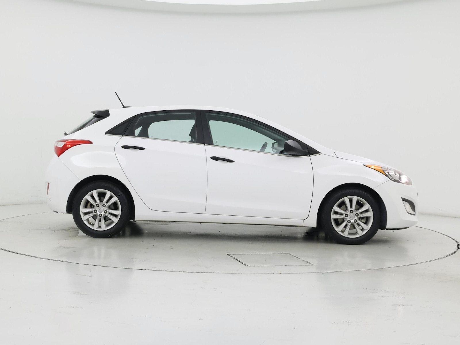 2014 Hyundai Elantra GT Base - Photo 8