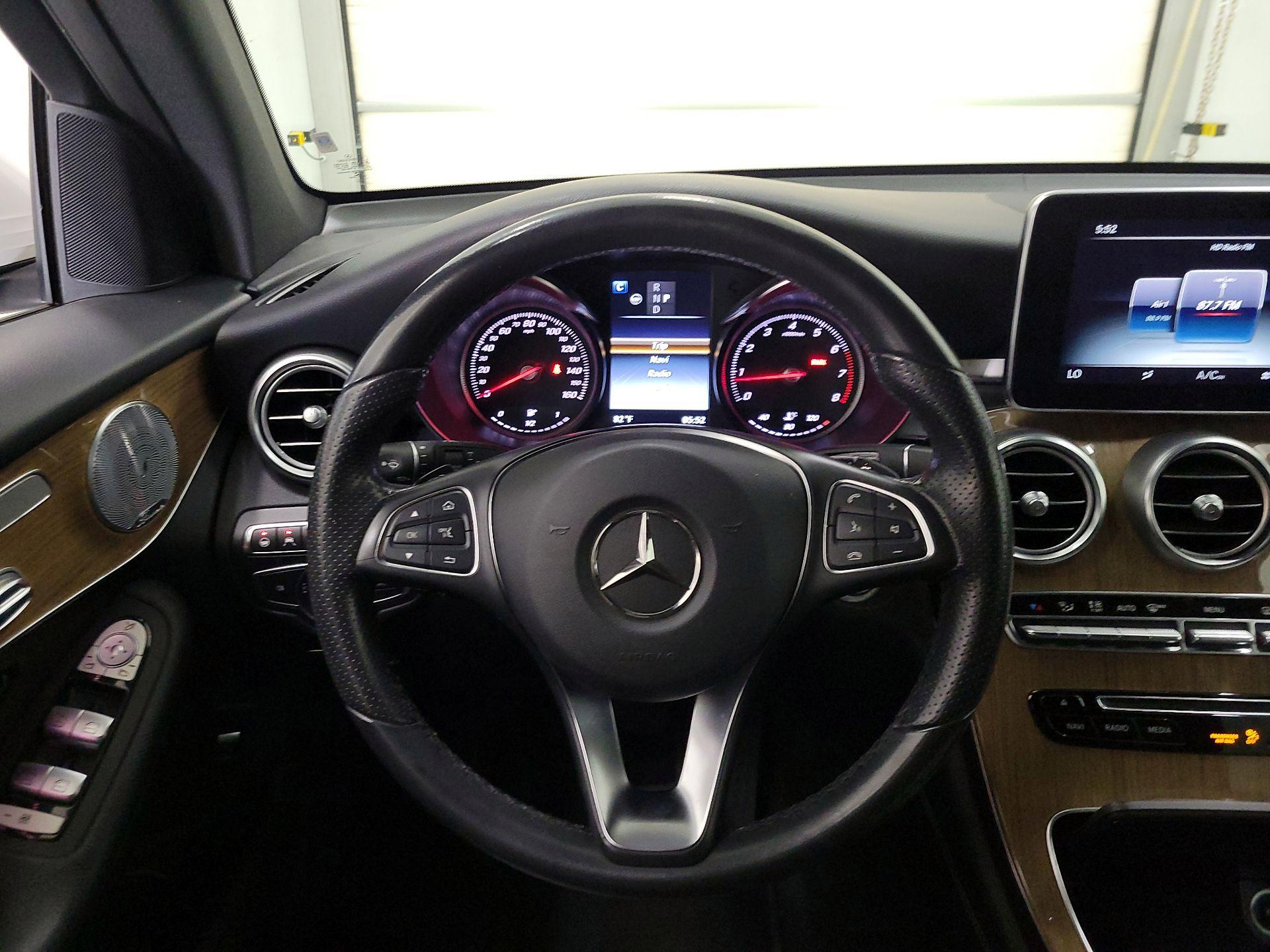Thumbnail: 2017 Mercedes-Benz GLC - 10