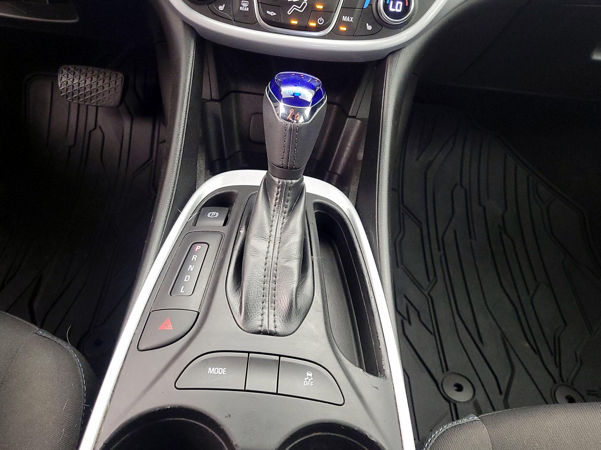 Thumbnail: 2018 Chevrolet Volt - 17