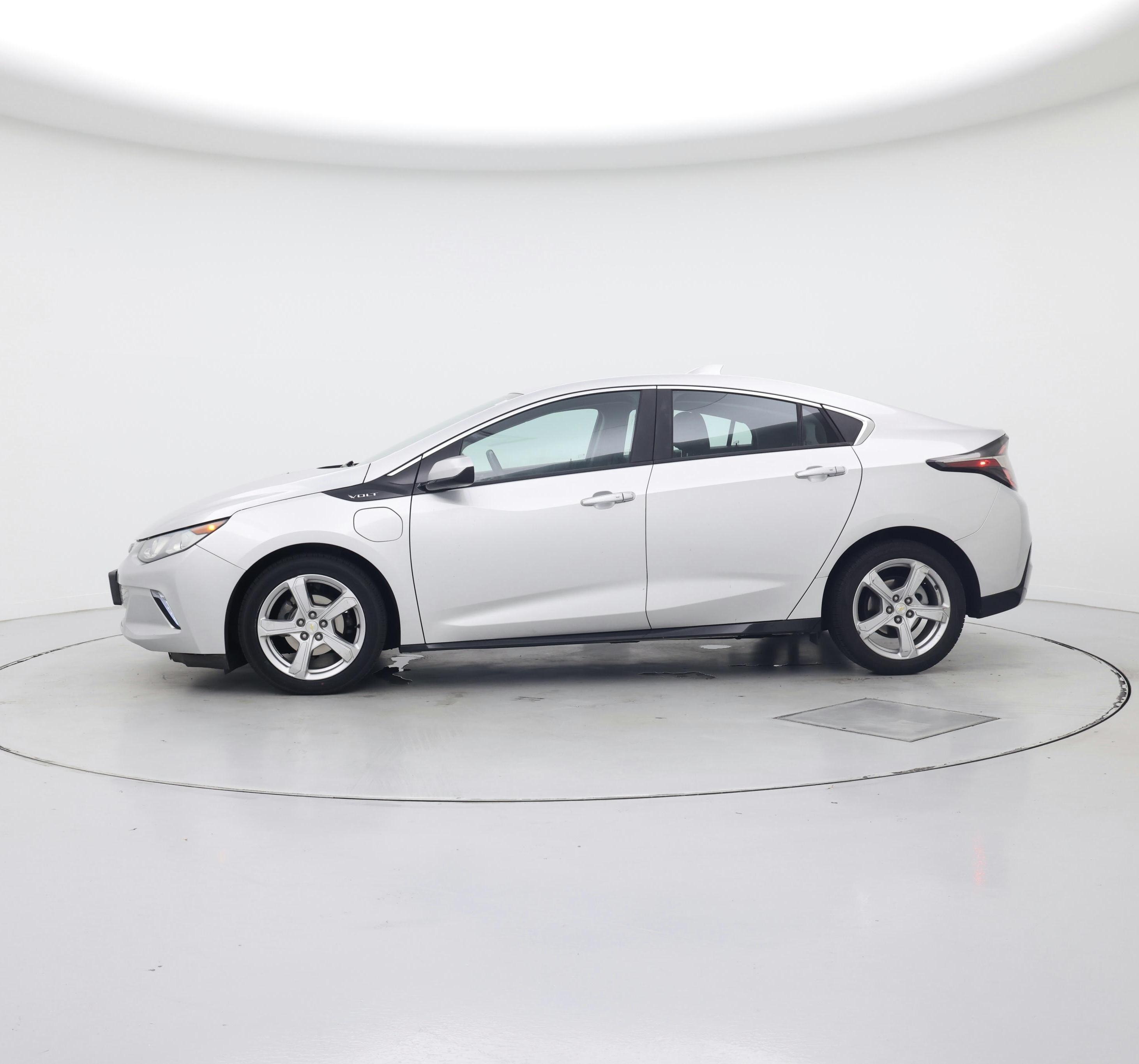 Thumbnail: 2018 Chevrolet Volt - 3