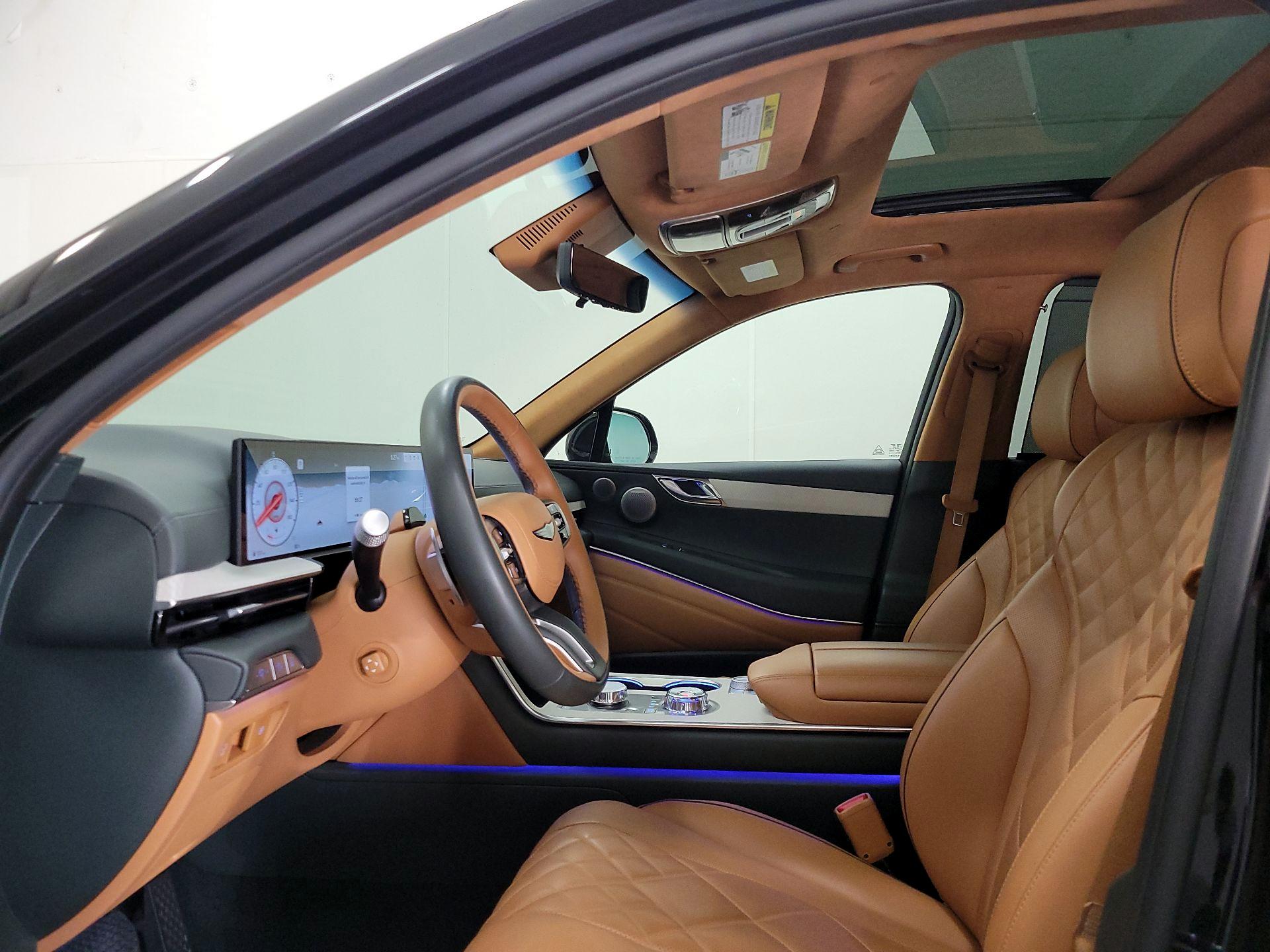 Thumbnail: 2025 Genesis GV80 - 20