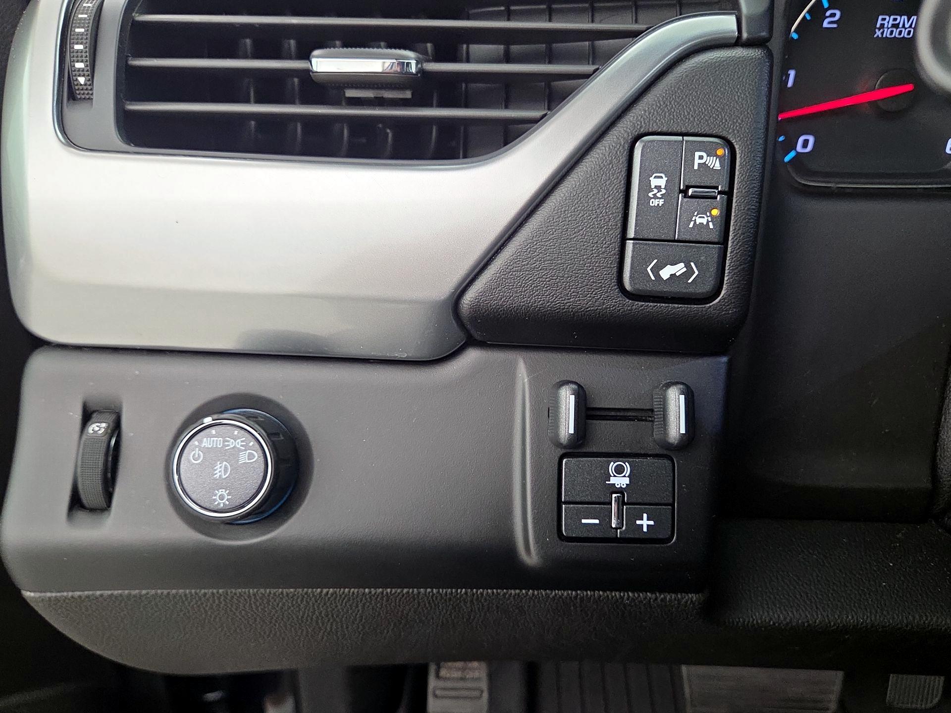 Thumbnail: 2019 Chevrolet Tahoe - 13