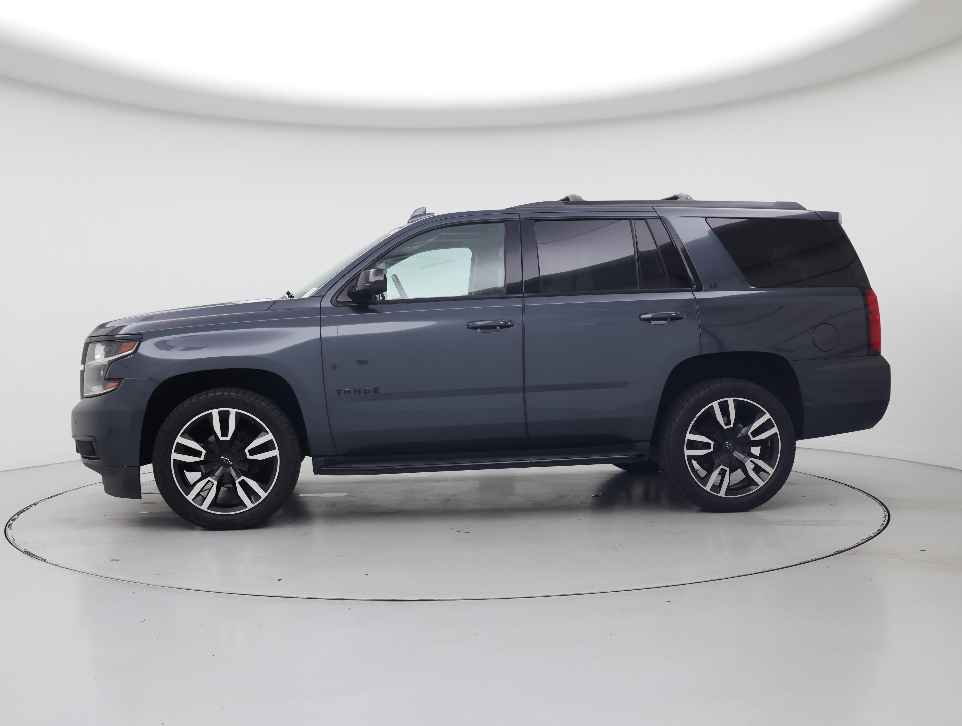 Thumbnail: 2019 Chevrolet Tahoe - 3