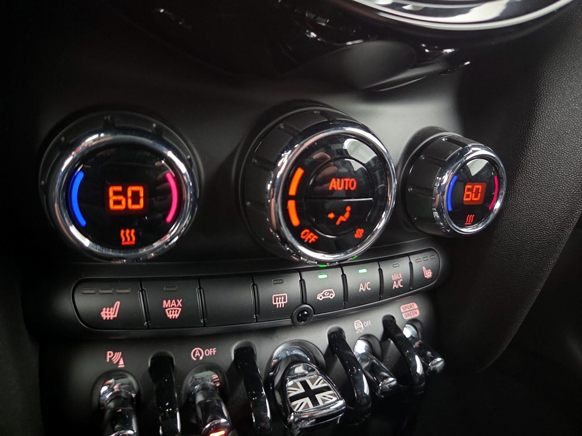 Thumbnail: 2023 MINI Cooper Hardtop - 17