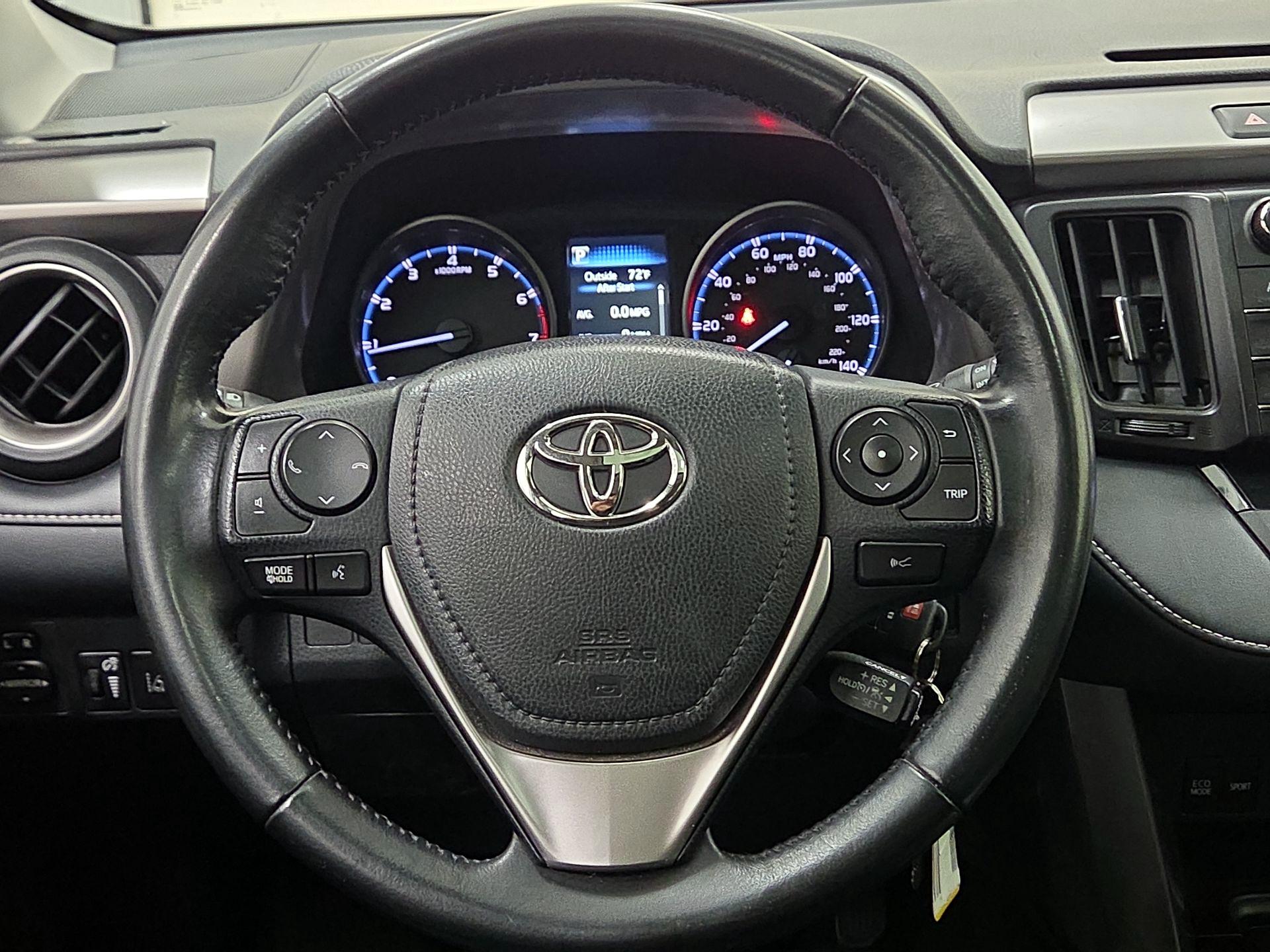 Thumbnail: 2018 Toyota RAV4 - 10