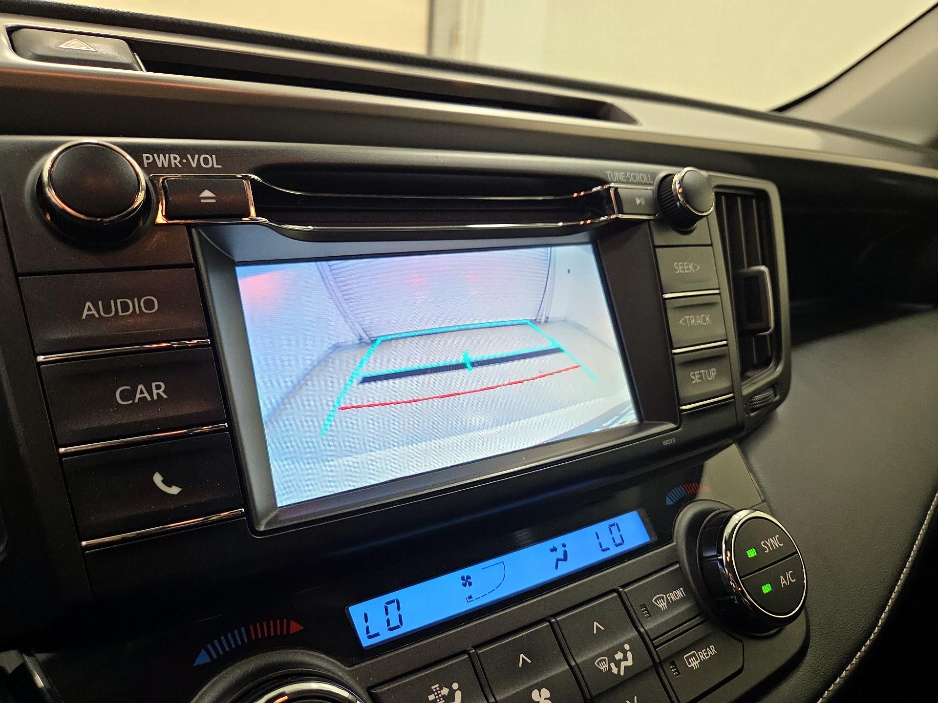 Thumbnail: 2018 Toyota RAV4 - 14