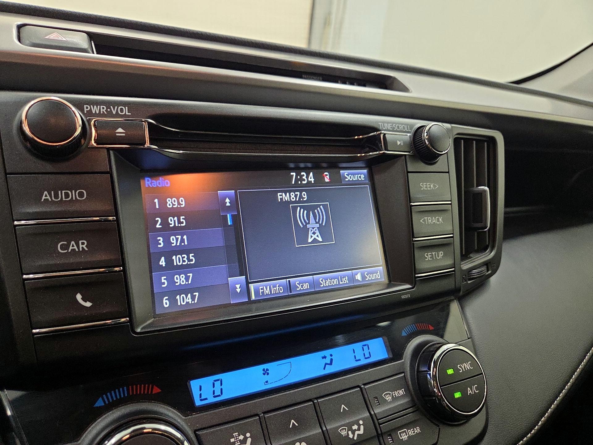 Thumbnail: 2018 Toyota RAV4 - 15