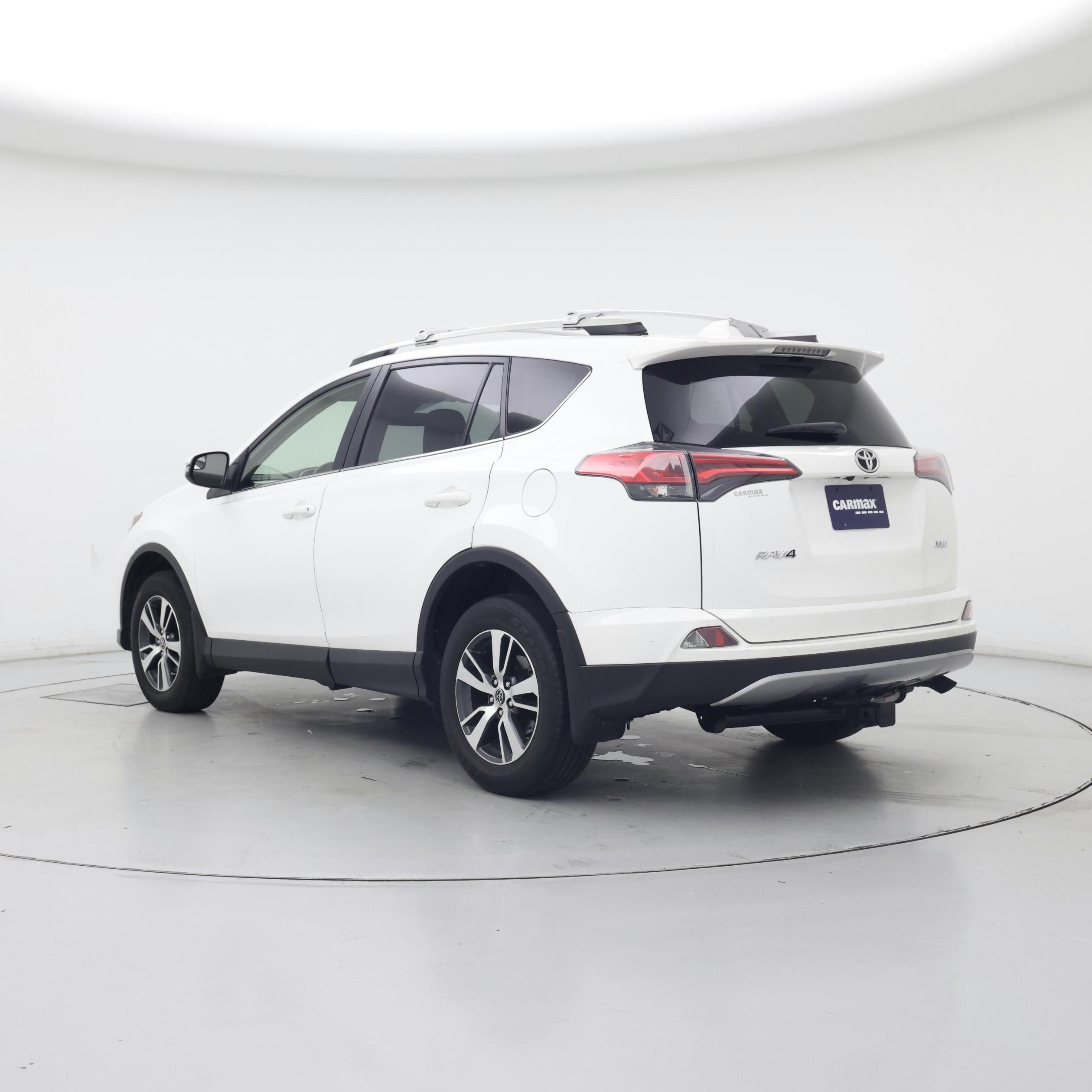 Thumbnail: 2018 Toyota RAV4 - 2