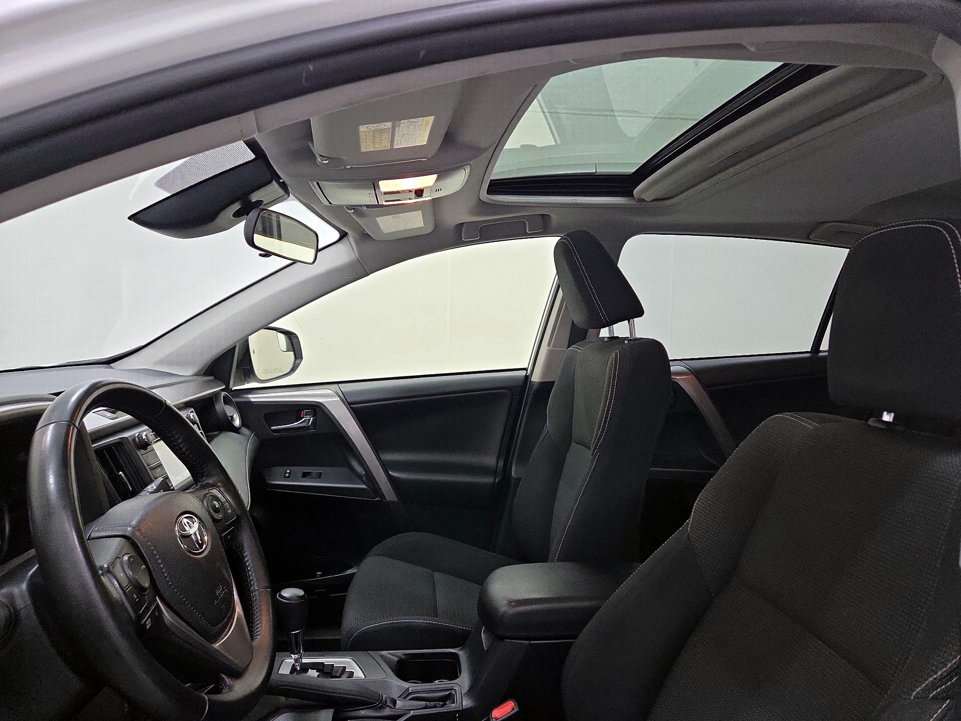 Thumbnail: 2018 Toyota RAV4 - 19