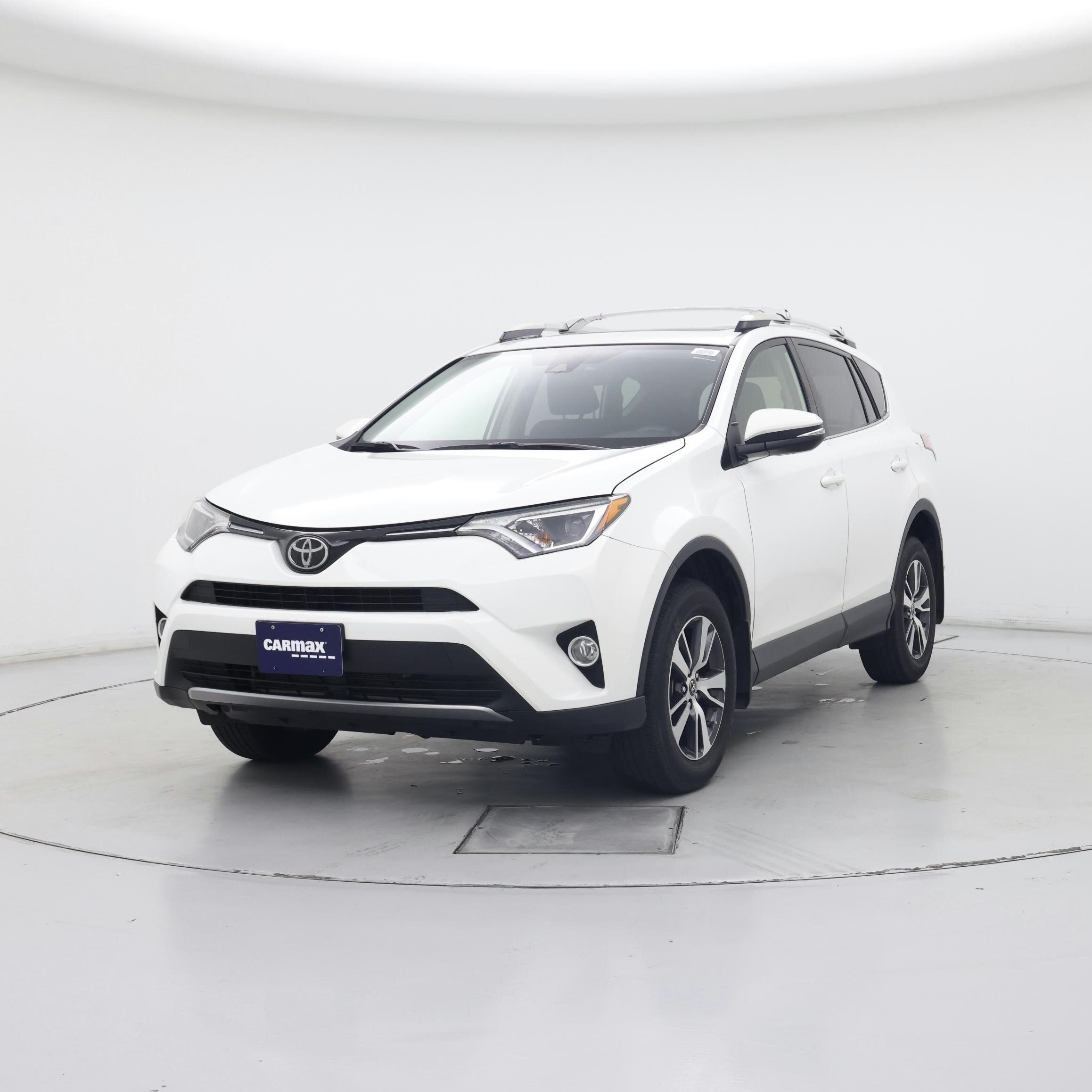 Thumbnail: 2018 Toyota RAV4 - 4