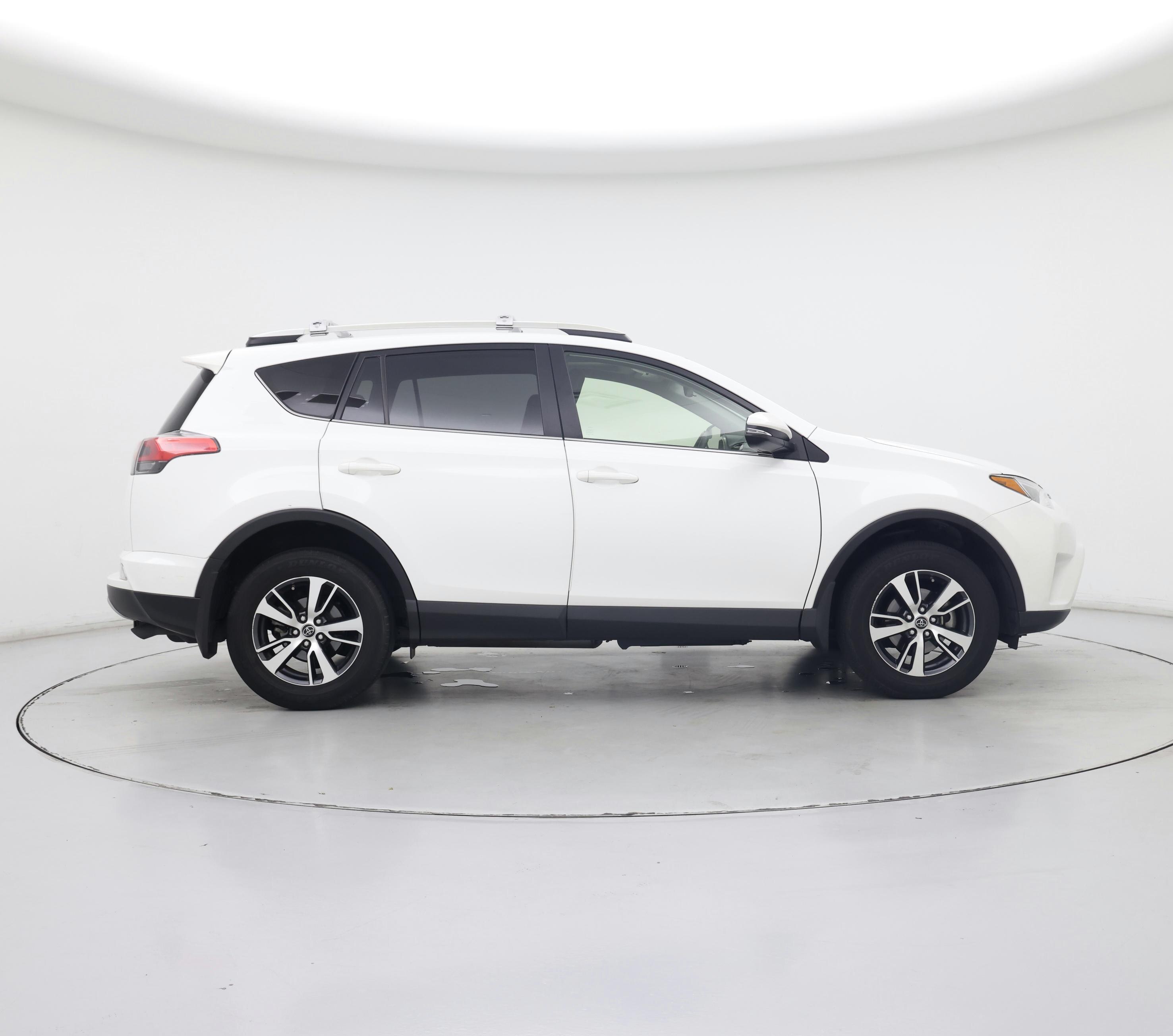 Thumbnail: 2018 Toyota RAV4 - 7