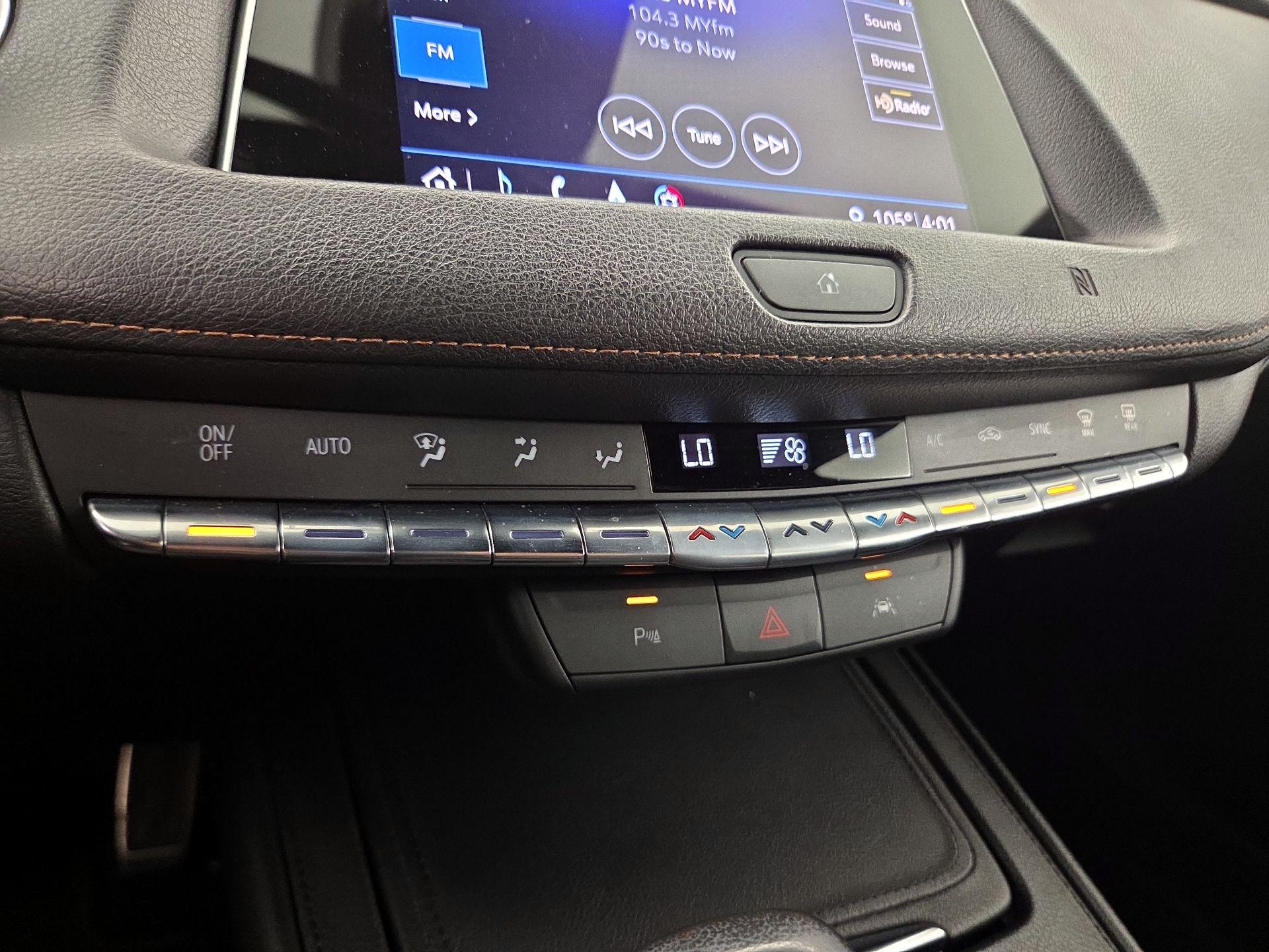 Thumbnail: 2019 Cadillac XT4 - 16