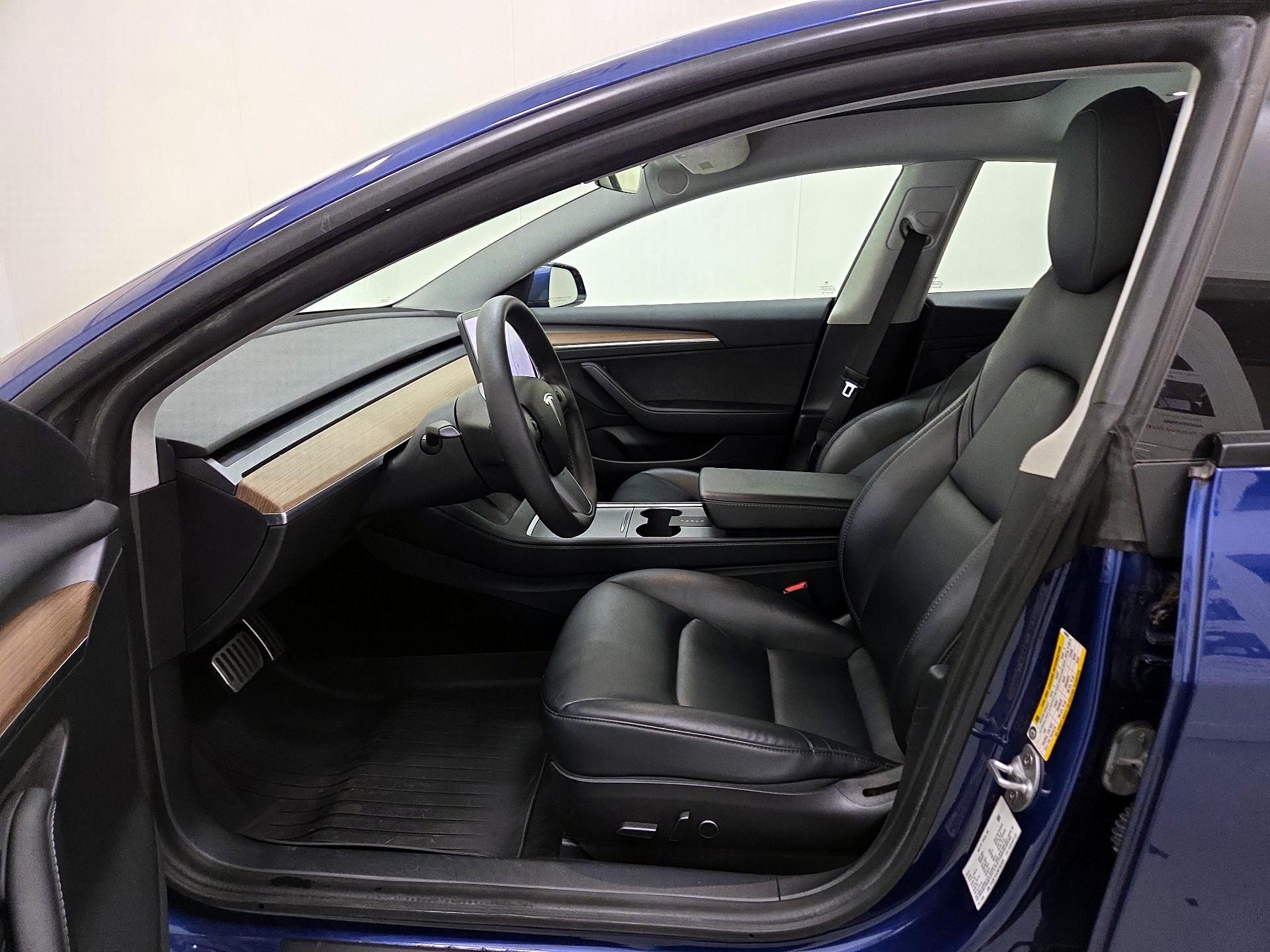 Thumbnail: 2021 Tesla Model 3 - 11