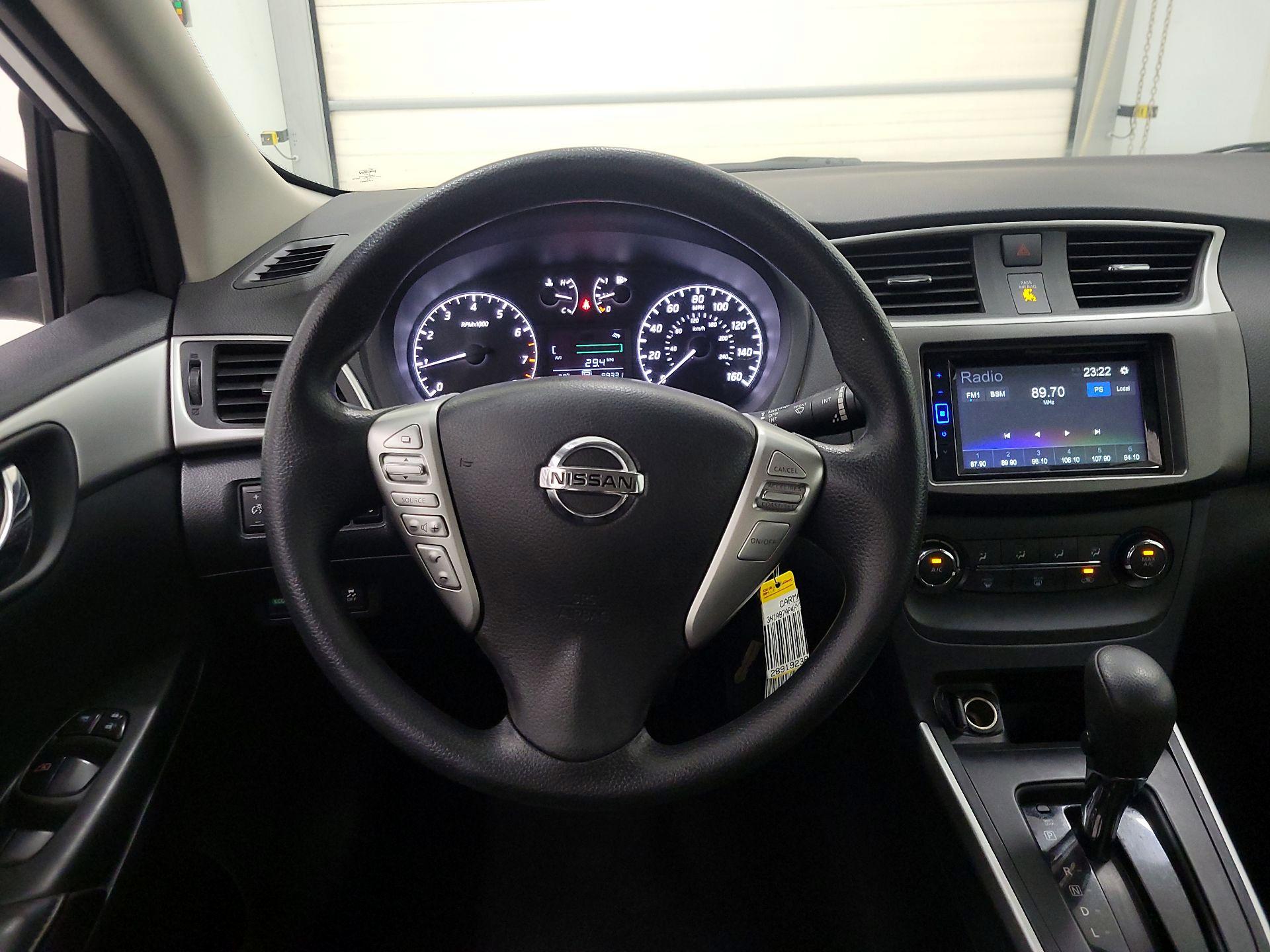 Thumbnail: 2017 Nissan Sentra - 10