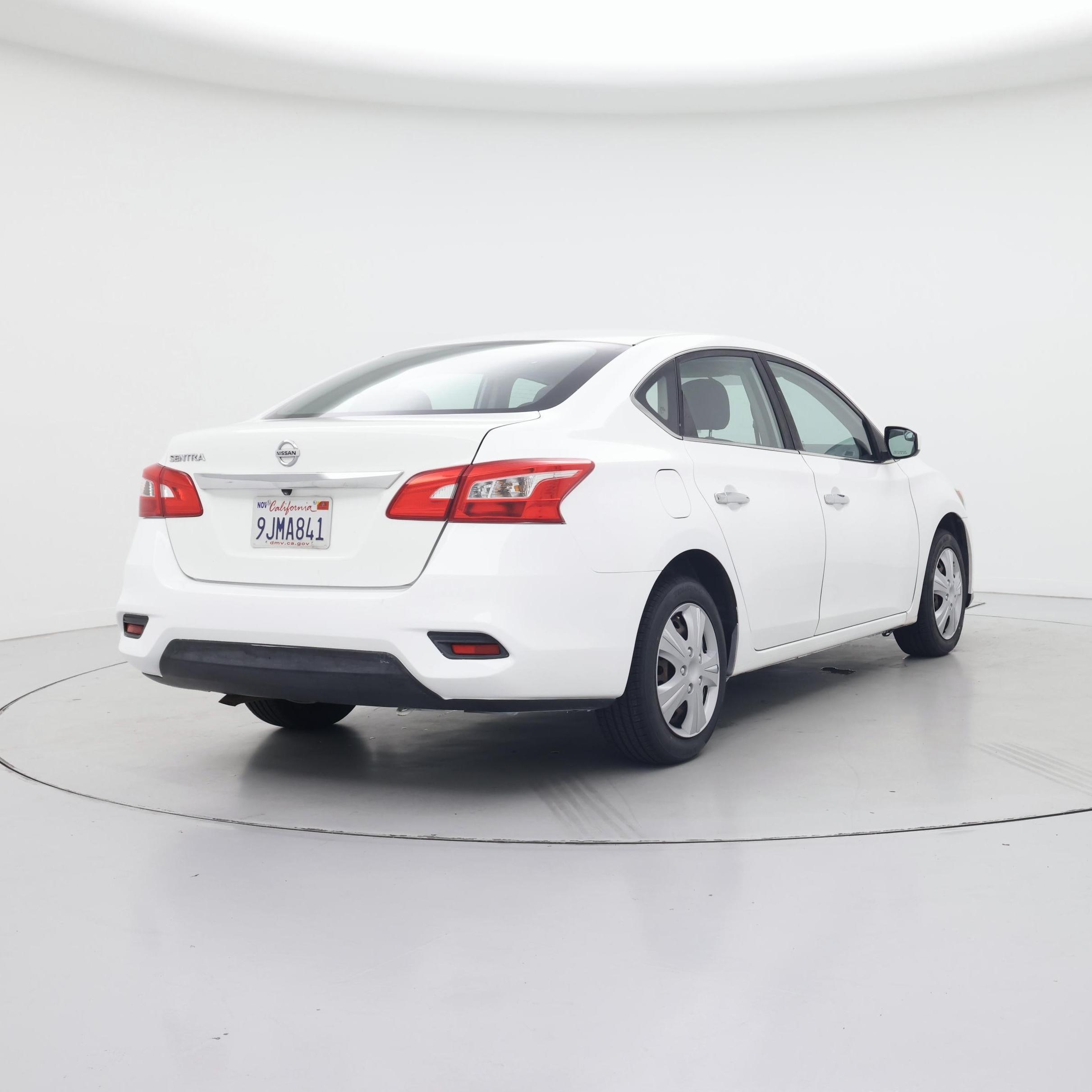 Thumbnail: 2017 Nissan Sentra - 8