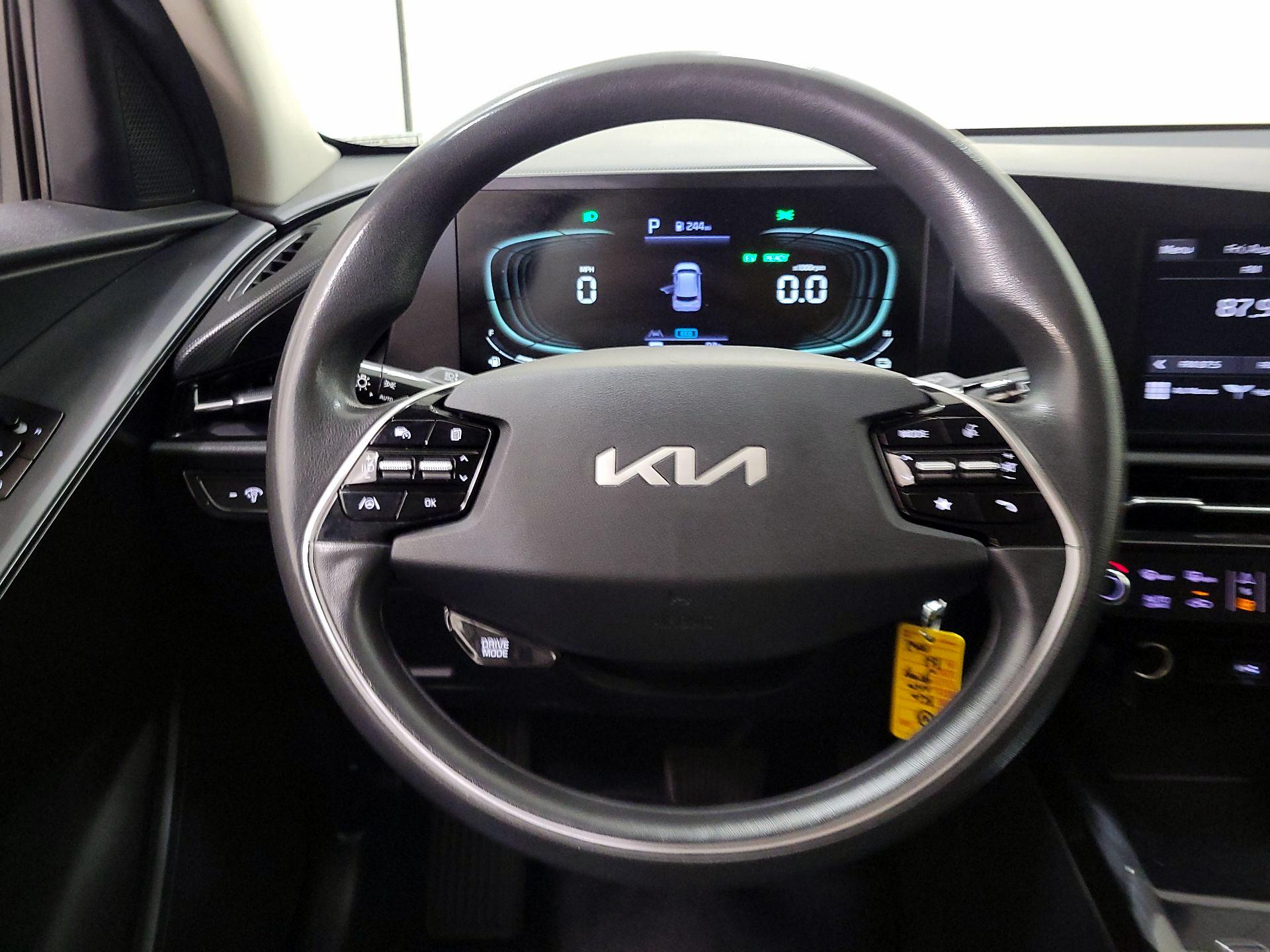 Thumbnail: 2023 Kia Niro - 10