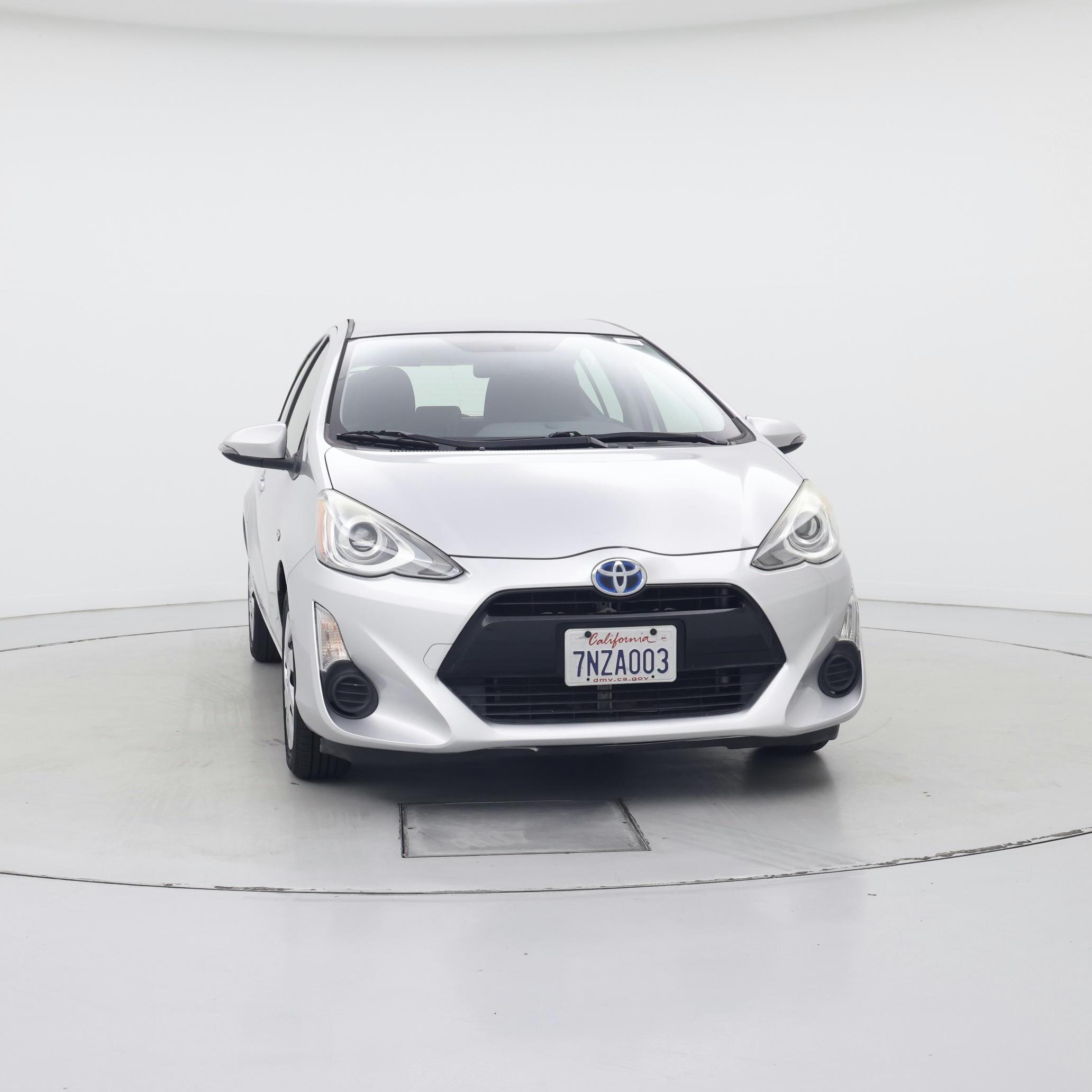 Thumbnail: 2015 Toyota Prius c - 5
