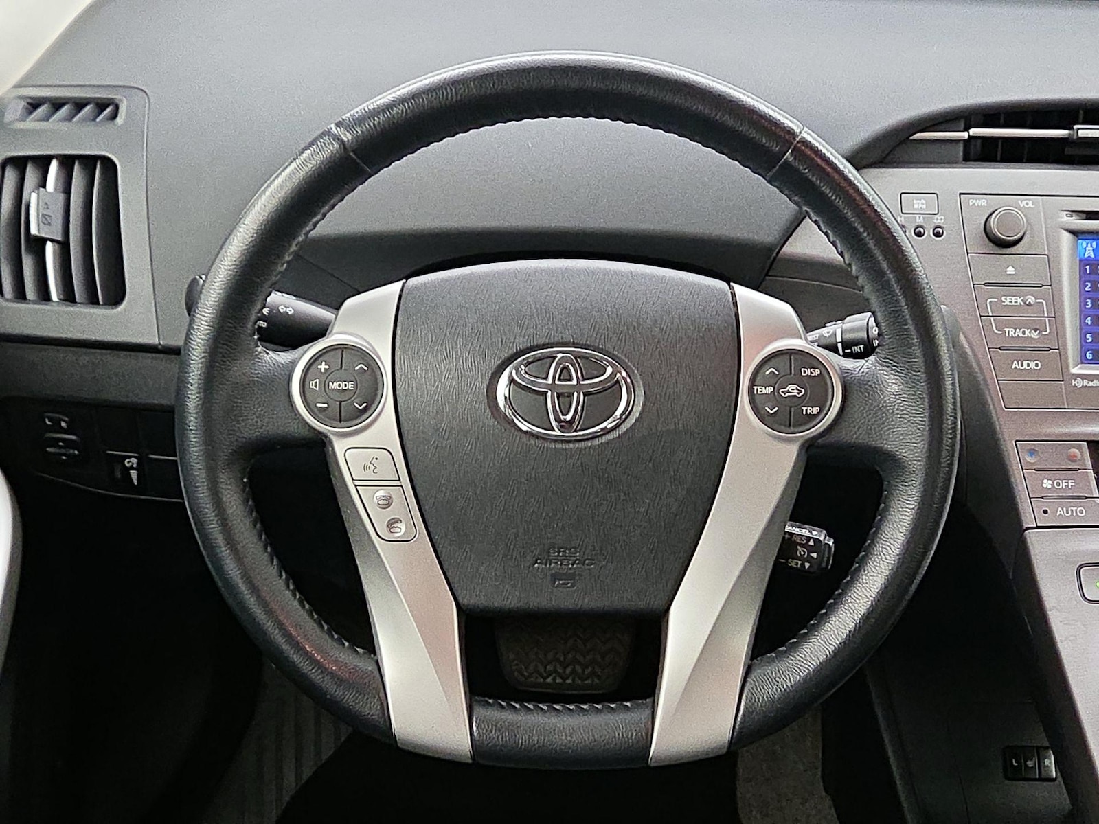 2014 Toyota Prius Four - Photo 11