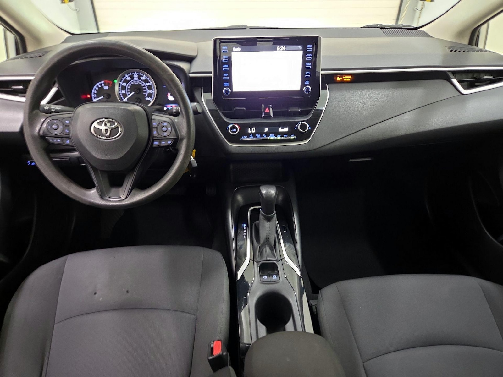 2020 Toyota Corolla LE - Photo 10