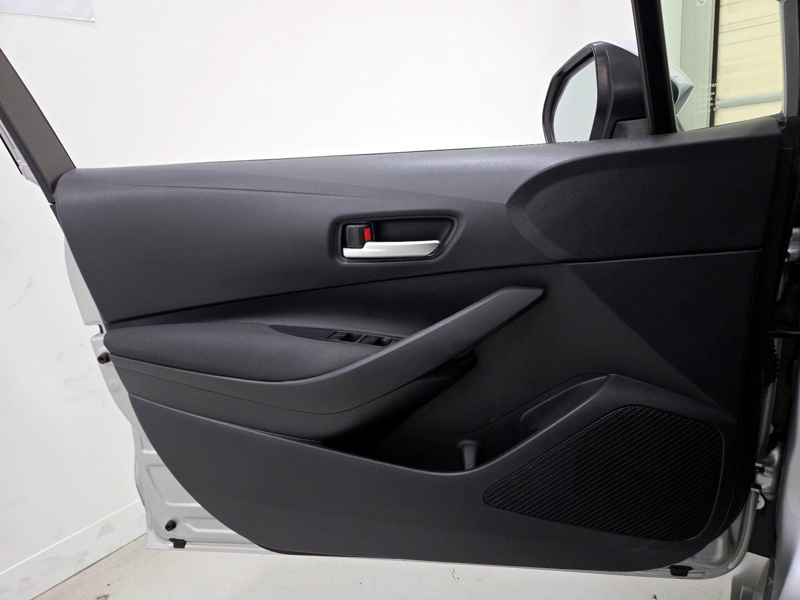 2020 Toyota Corolla LE - Photo 13
