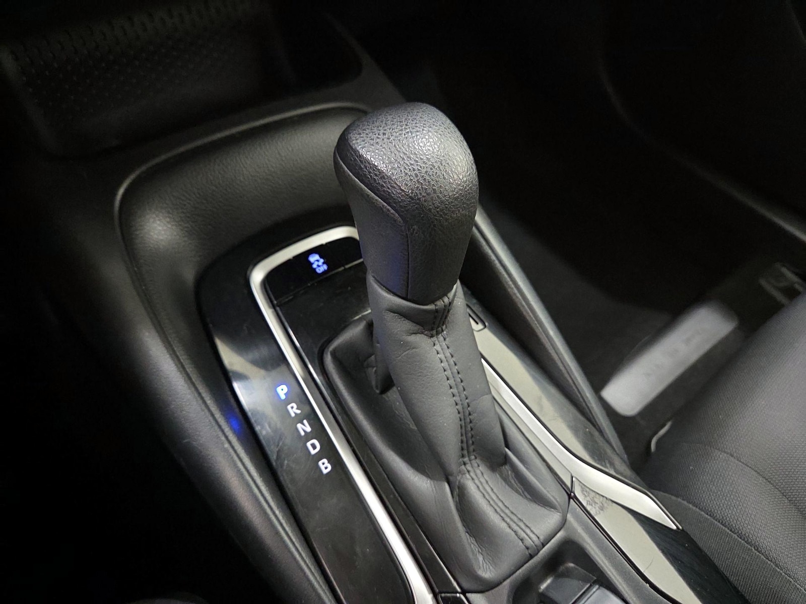 2020 Toyota Corolla LE - Photo 18