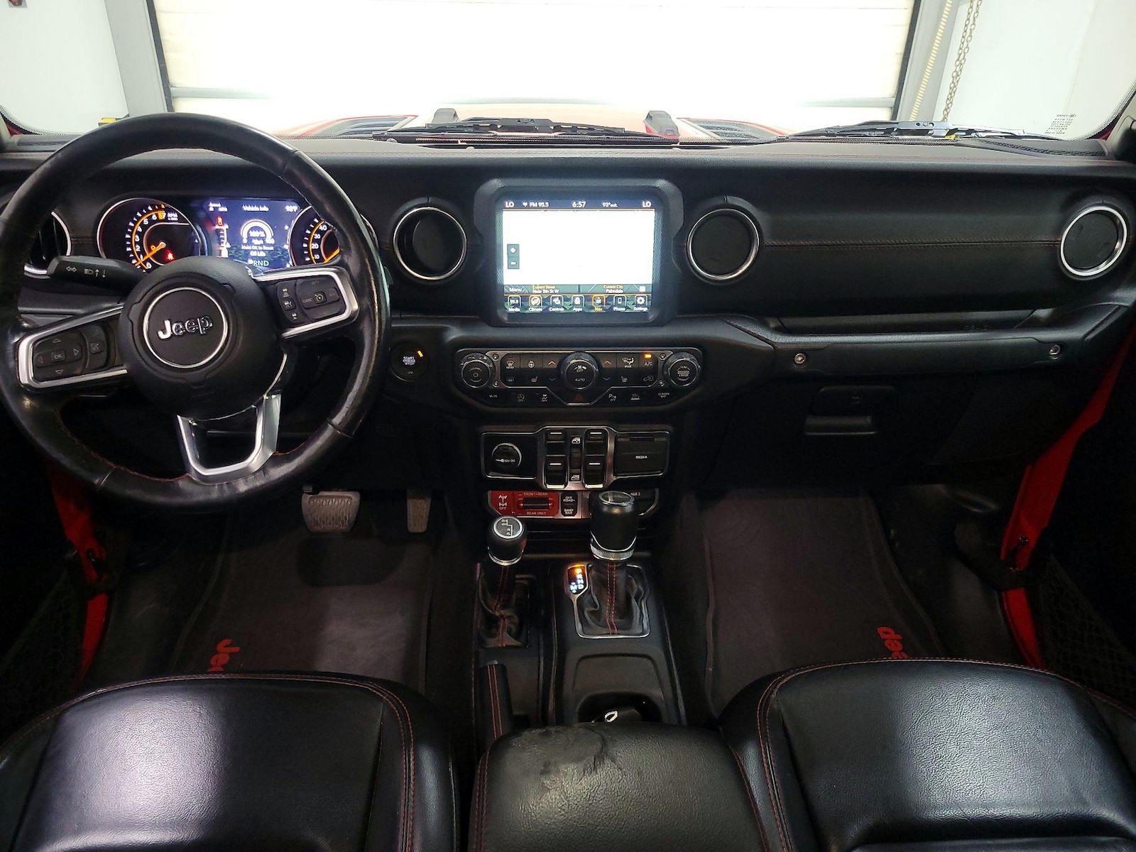 Apple CarPlay® & Android Auto™