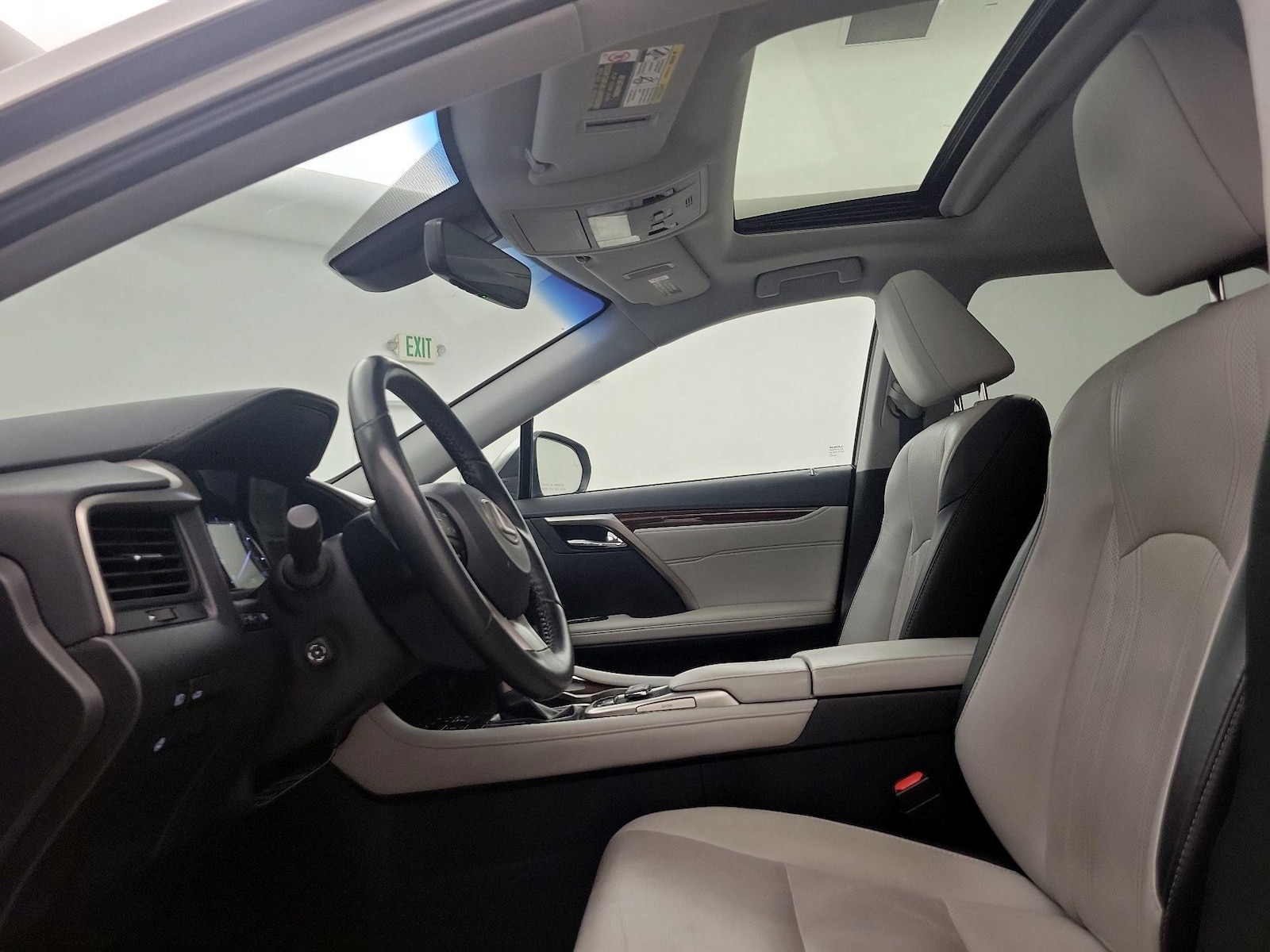 Sunroof(s) & Overhead Airbags