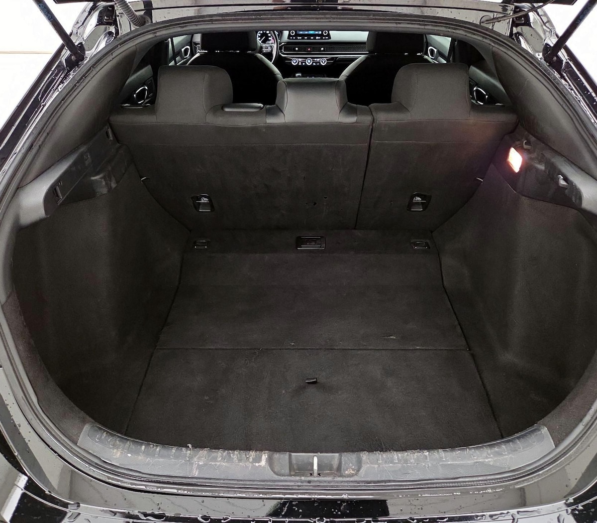 Trunk/Cargo (Seats Up)