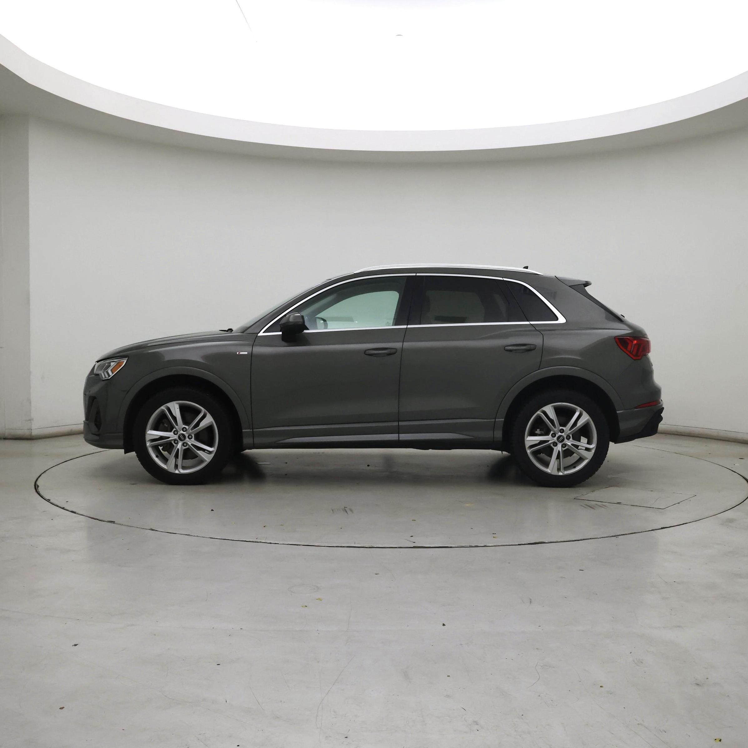 Thumbnail: 2022 Audi Q3 - 3