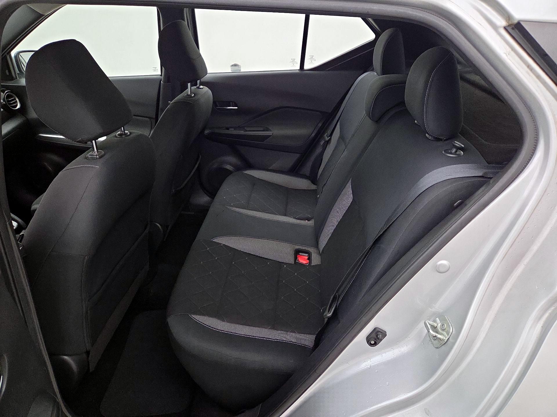 Thumbnail: 2019 Nissan Kicks - 19