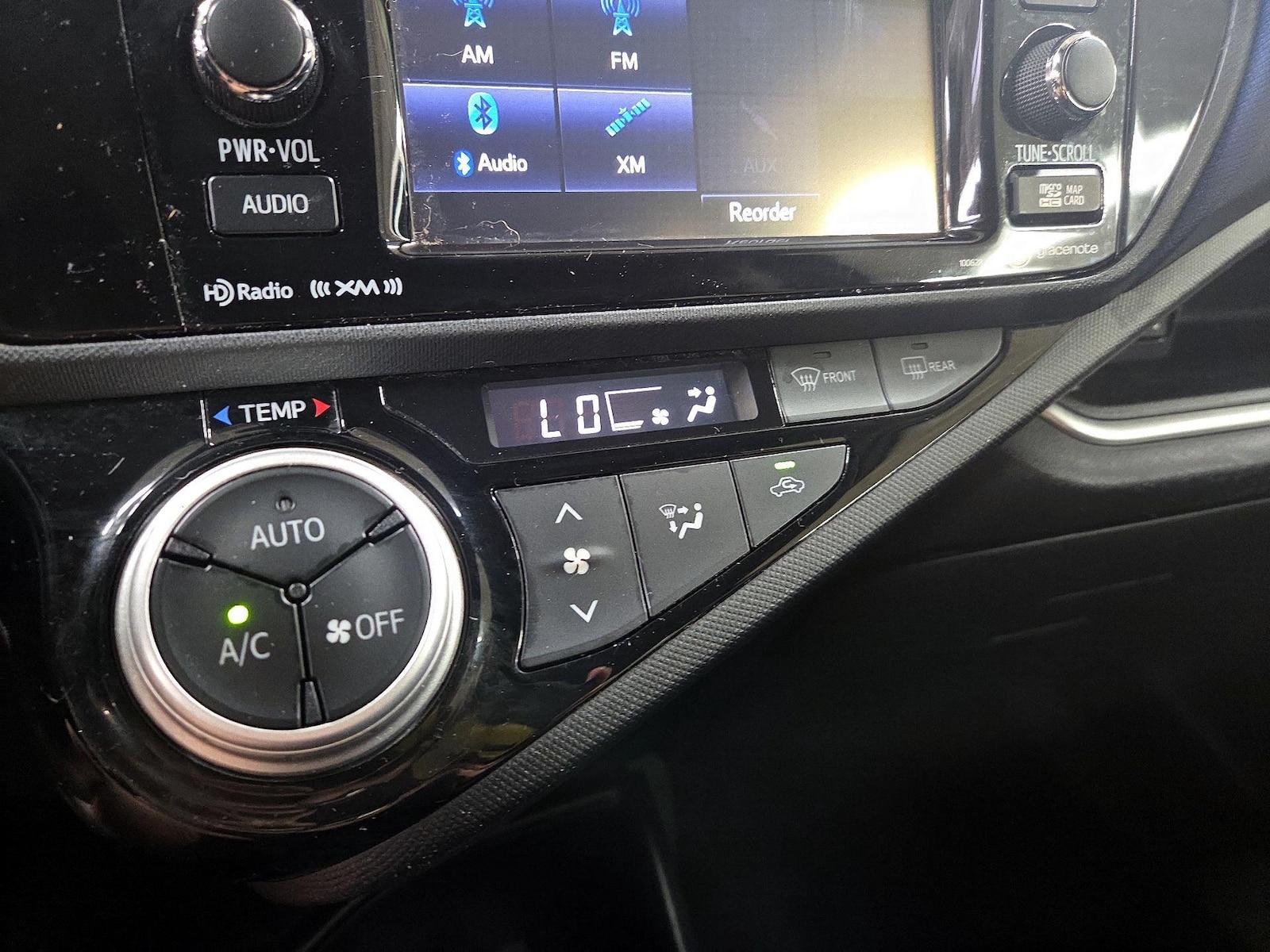 2017 Toyota Prius c Three - Photo 17