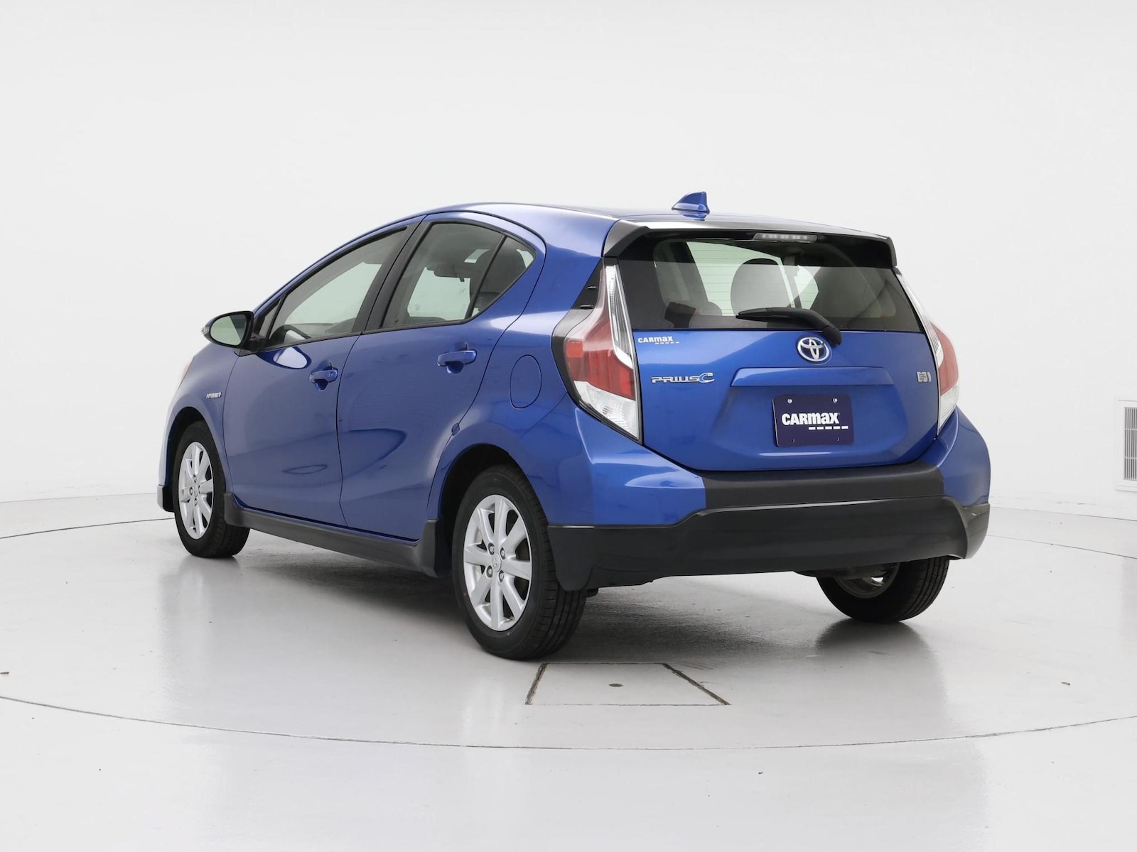 2017 Toyota Prius c Three - Photo 3