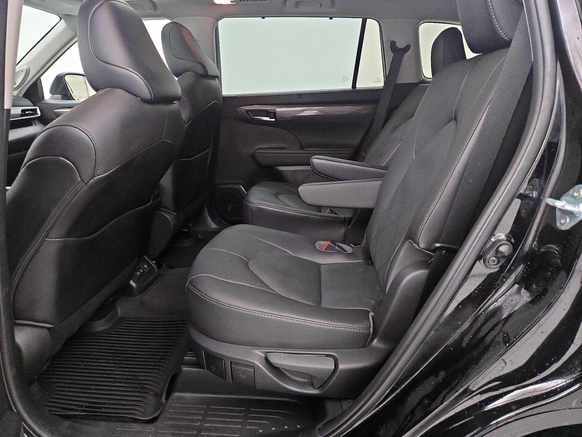 Thumbnail: 2021 Toyota Highlander - 20