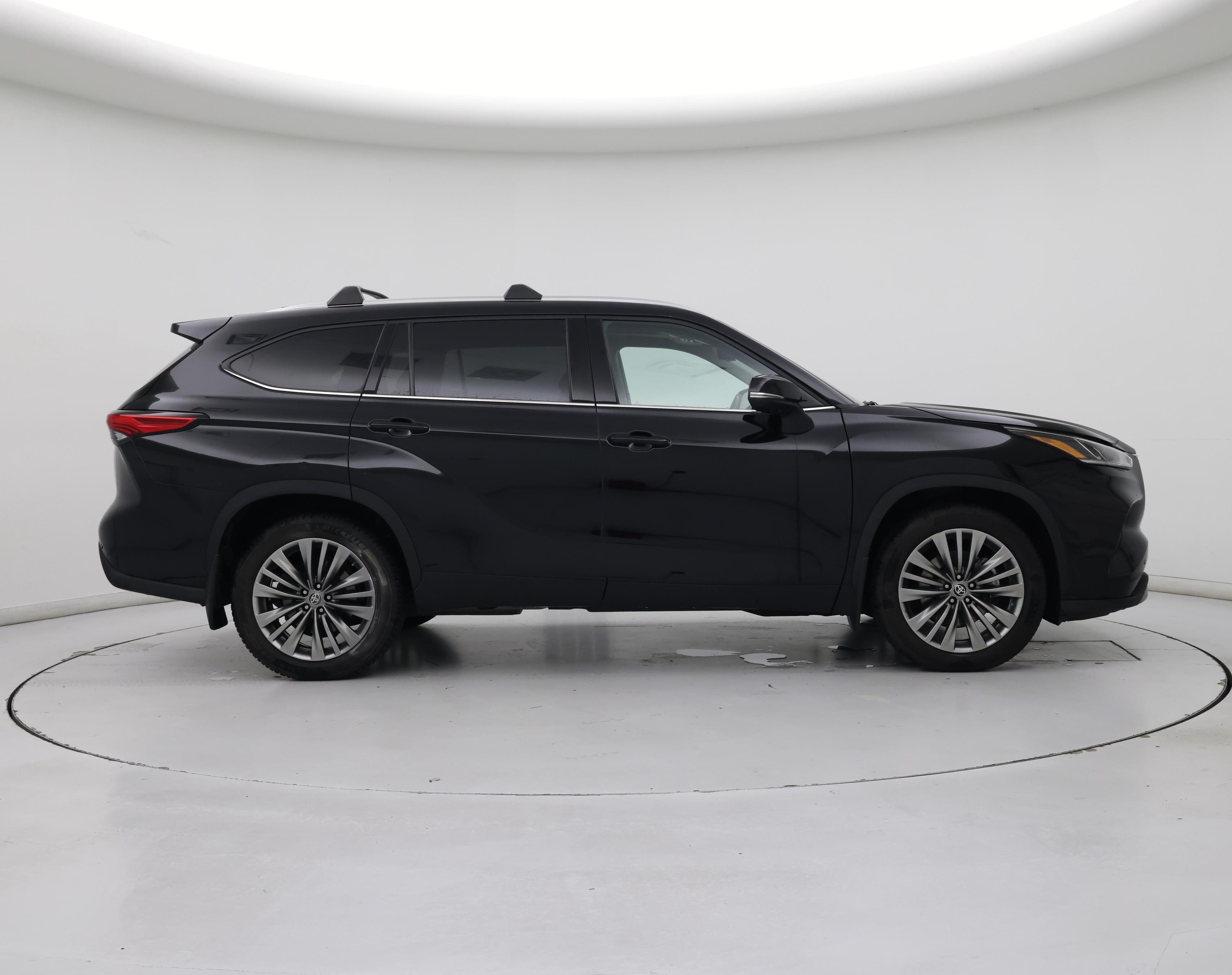 Thumbnail: 2021 Toyota Highlander - 7