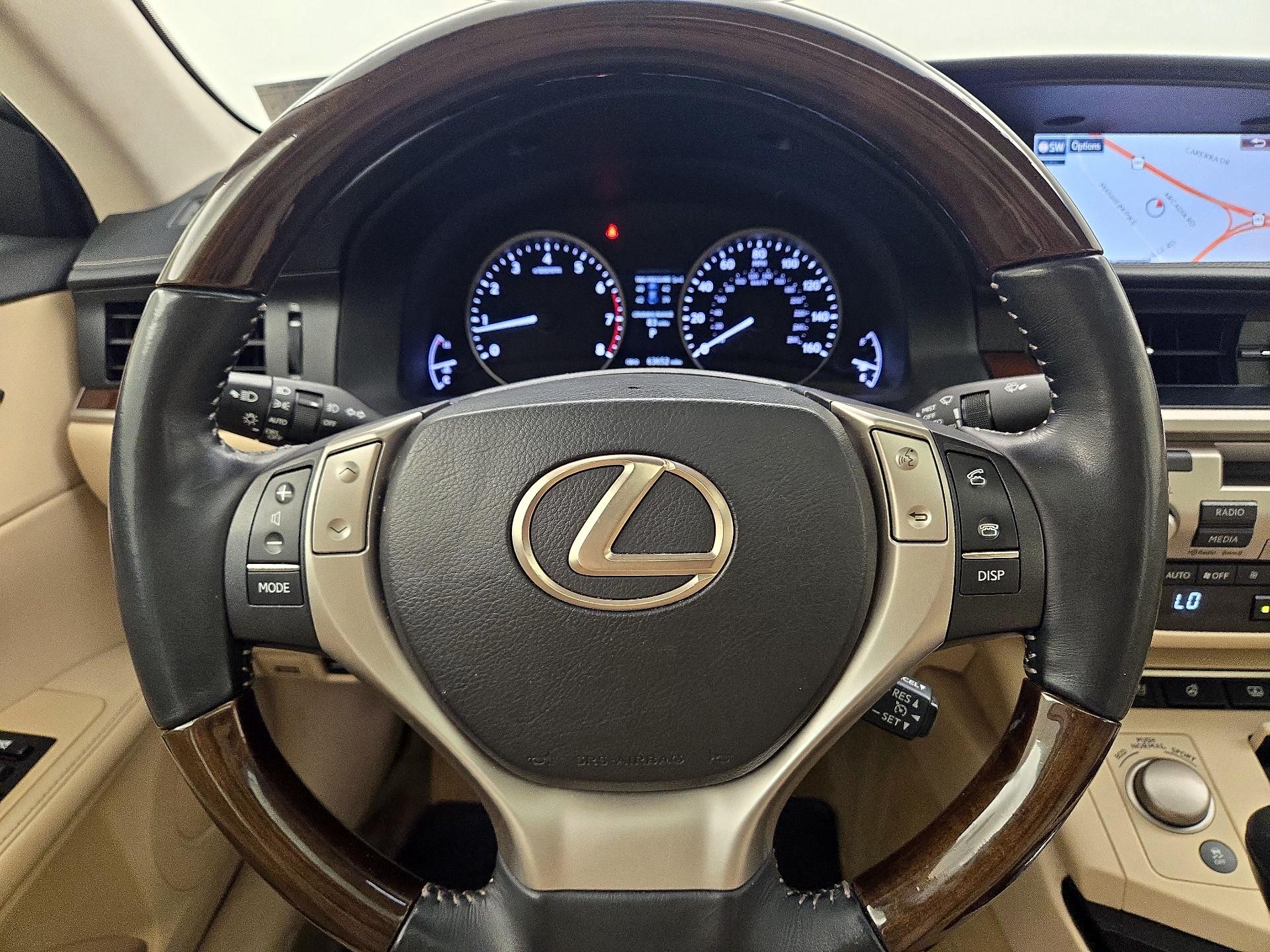Thumbnail: 2015 Lexus ES - 10