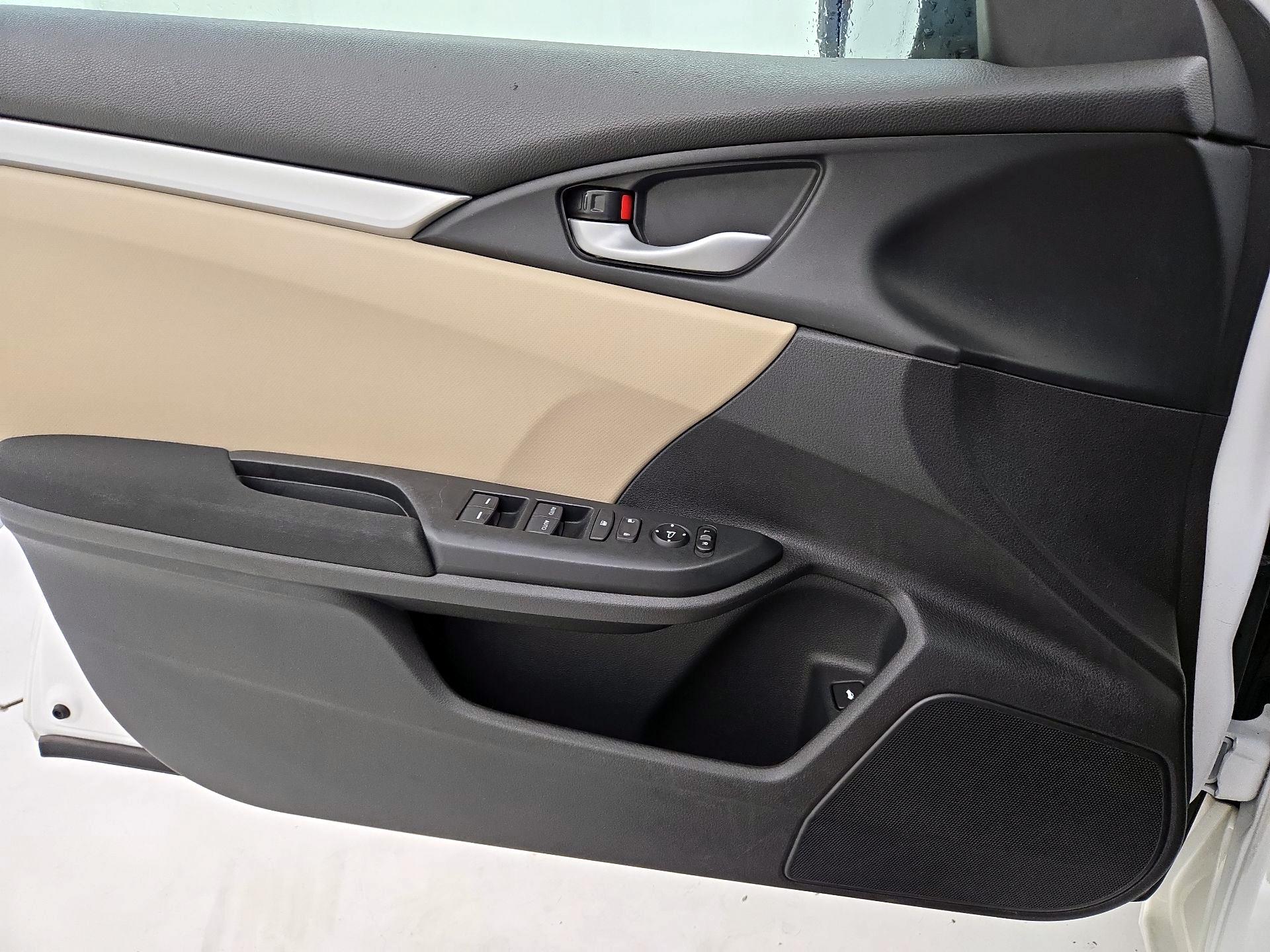 Thumbnail: 2016 Honda Civic - 12
