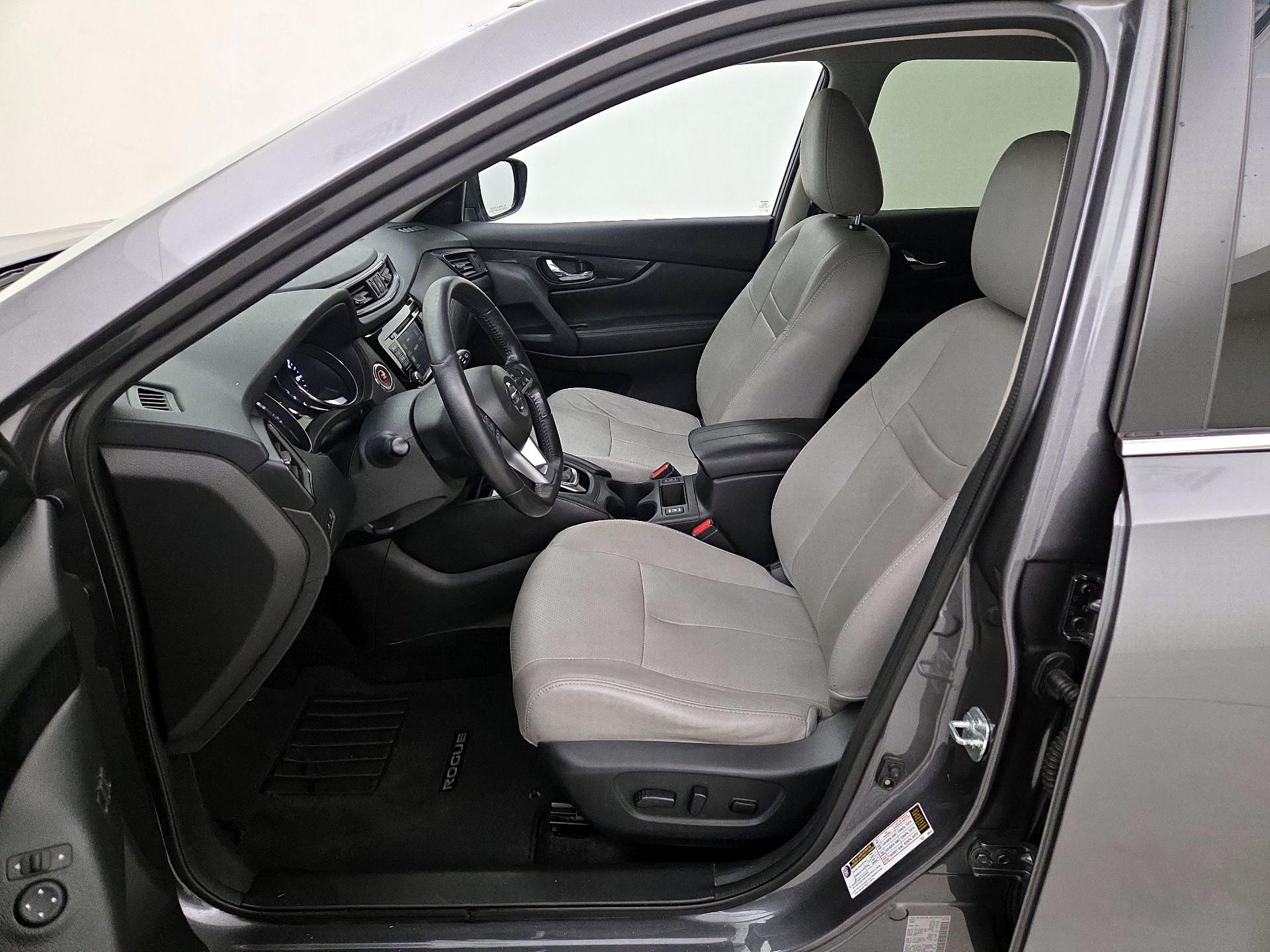 Thumbnail: 2018 Nissan Rogue - 11