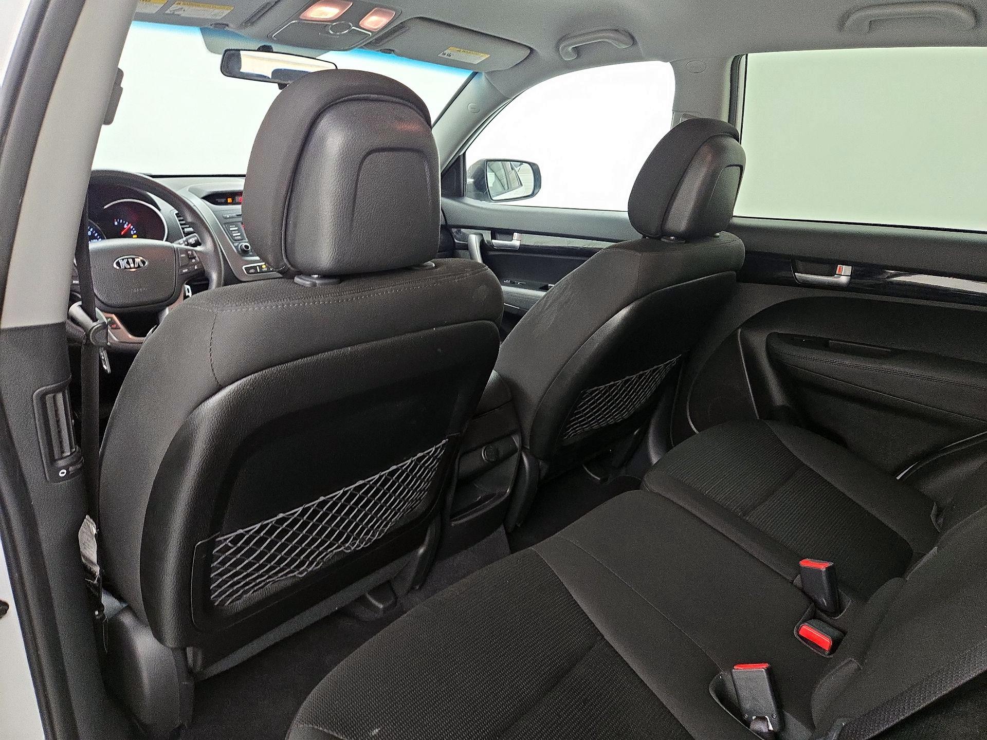 Thumbnail: 2015 Kia Sorento - 19